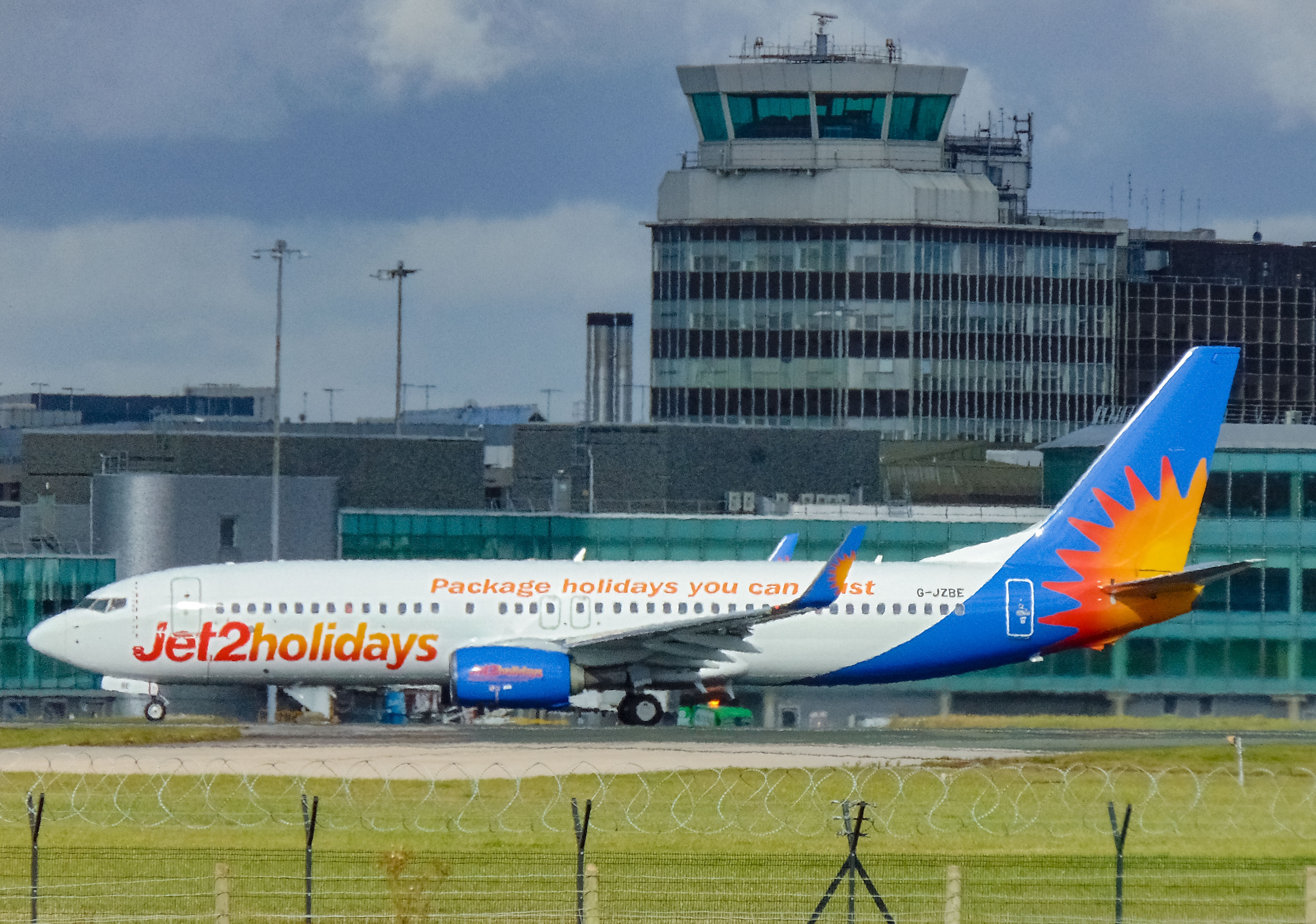 G-JZBE/GJZBE Jet2 Boeing 737-800(WL) Photo by AV8 Photos - AVSpotters.com