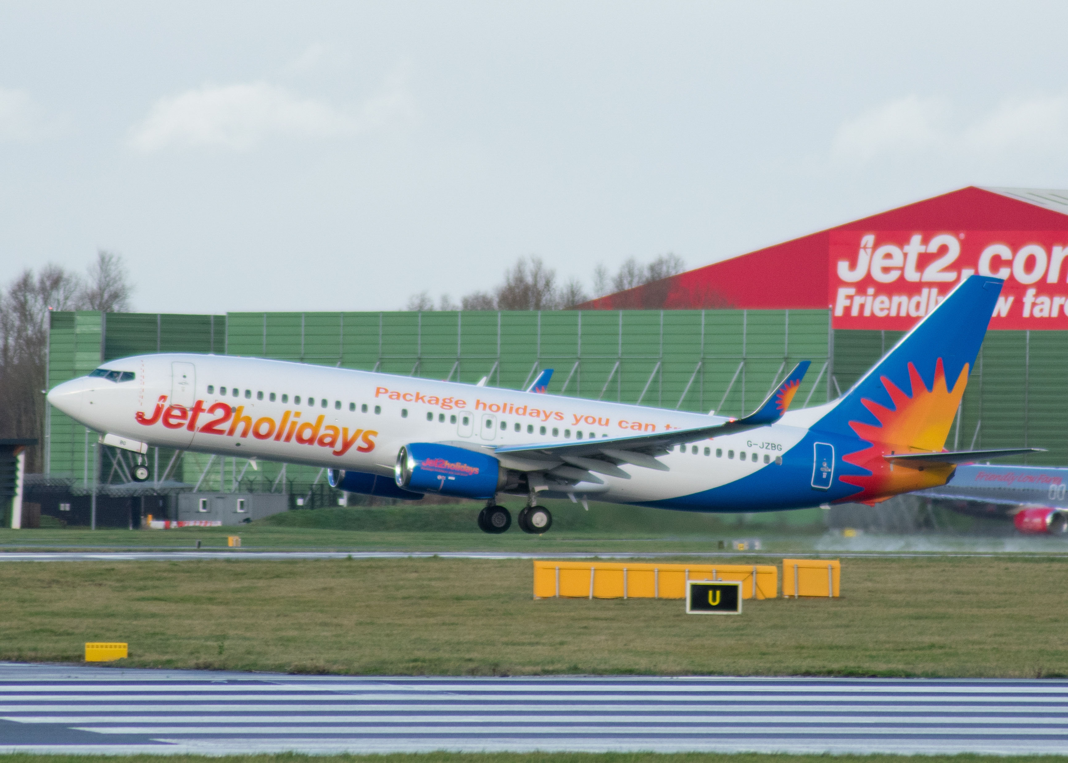 G-JZBG/GJZBG Jet2 Boeing 737-800(WL) Photo by AV8 Photos - AVSpotters.com