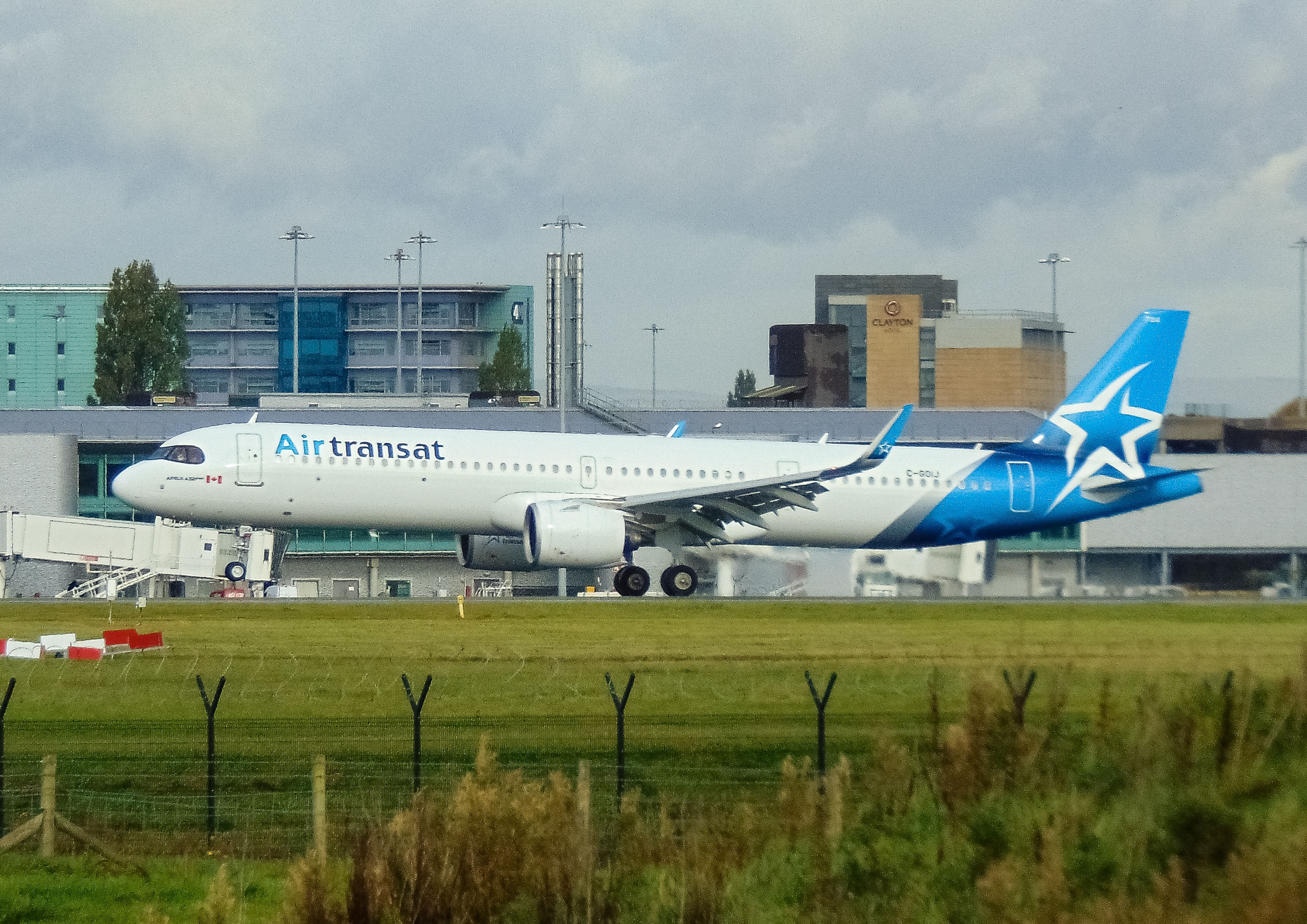 C-GOIJ/CGOIJ Air Transat Airbus A321-271nx Photo by AV8 Photos - AVSpotters.com