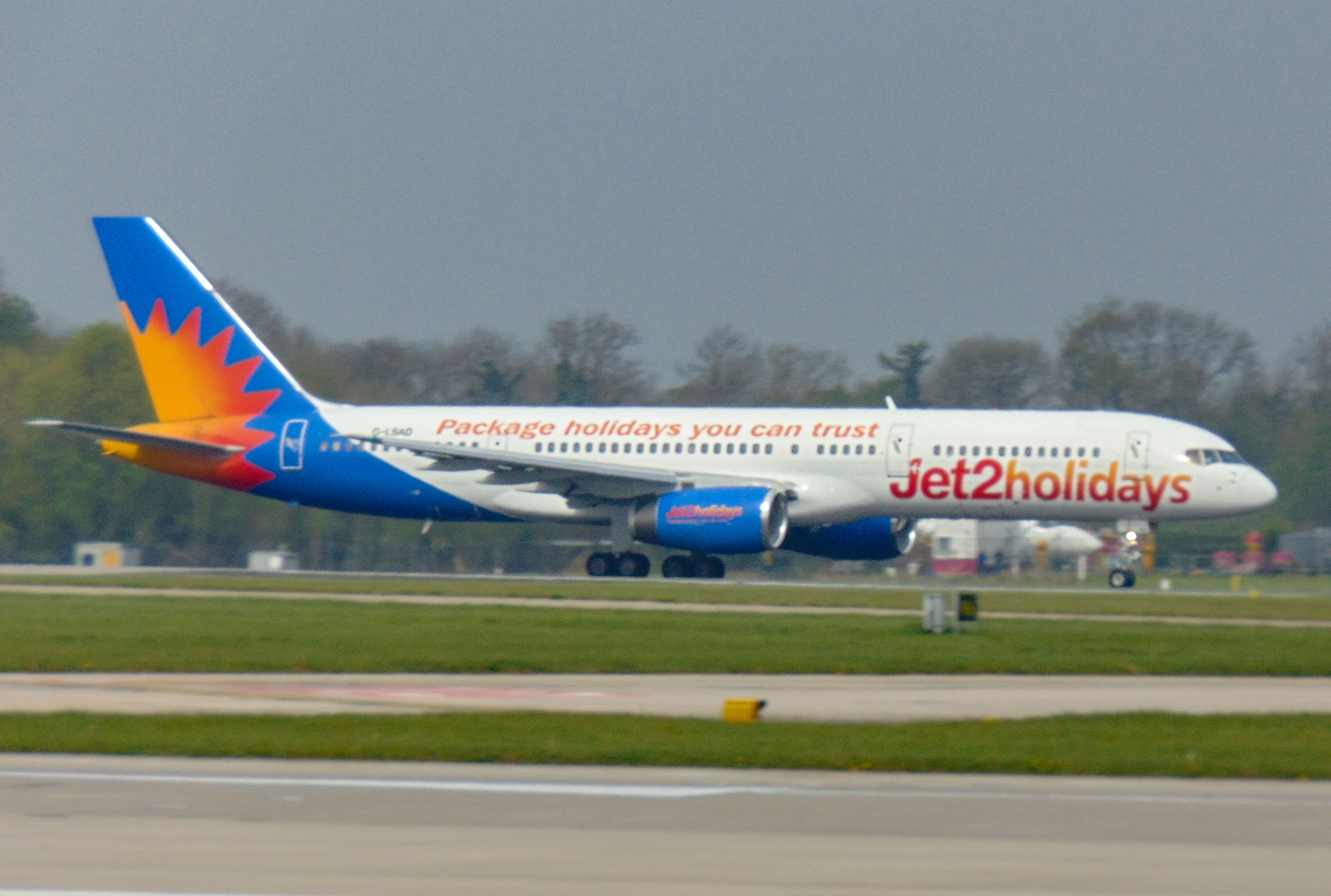 G-LSAD/GLSAD Jet2 Boeing 757-236 Photo by AV8 Photos - AVSpotters.com