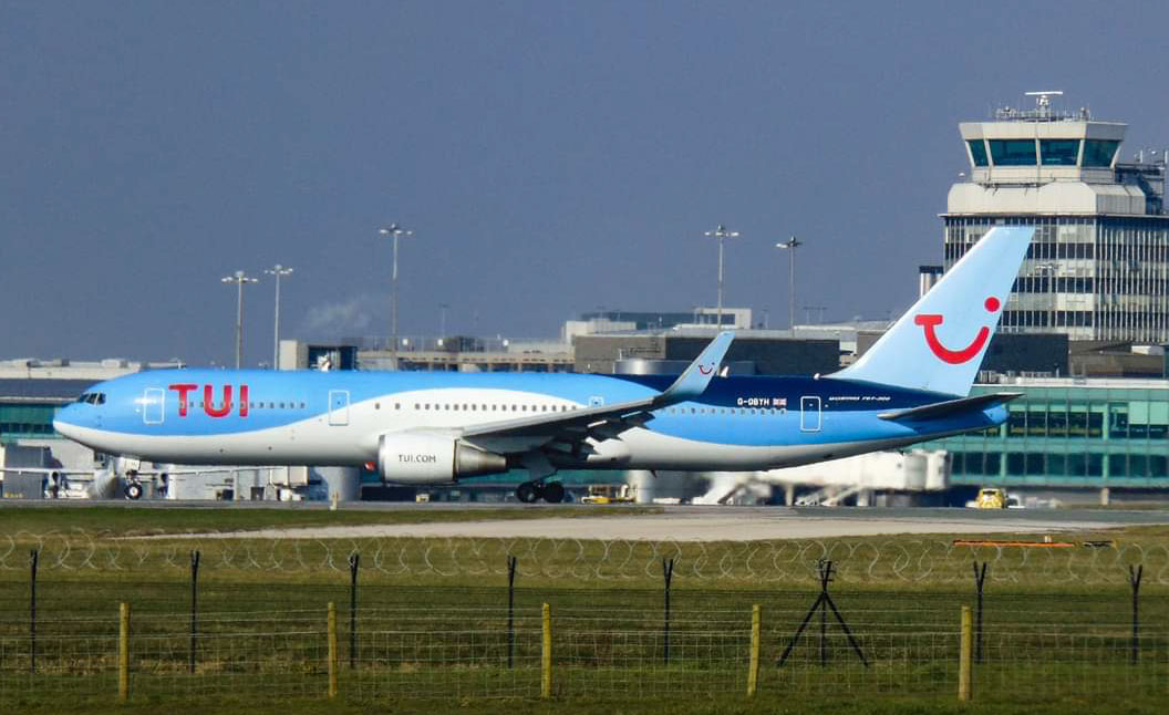 G-OBYH/GOBYH TUI Airways Boeing 767-304ER(WL) Photo by AV8 Photos - AVSpotters.com