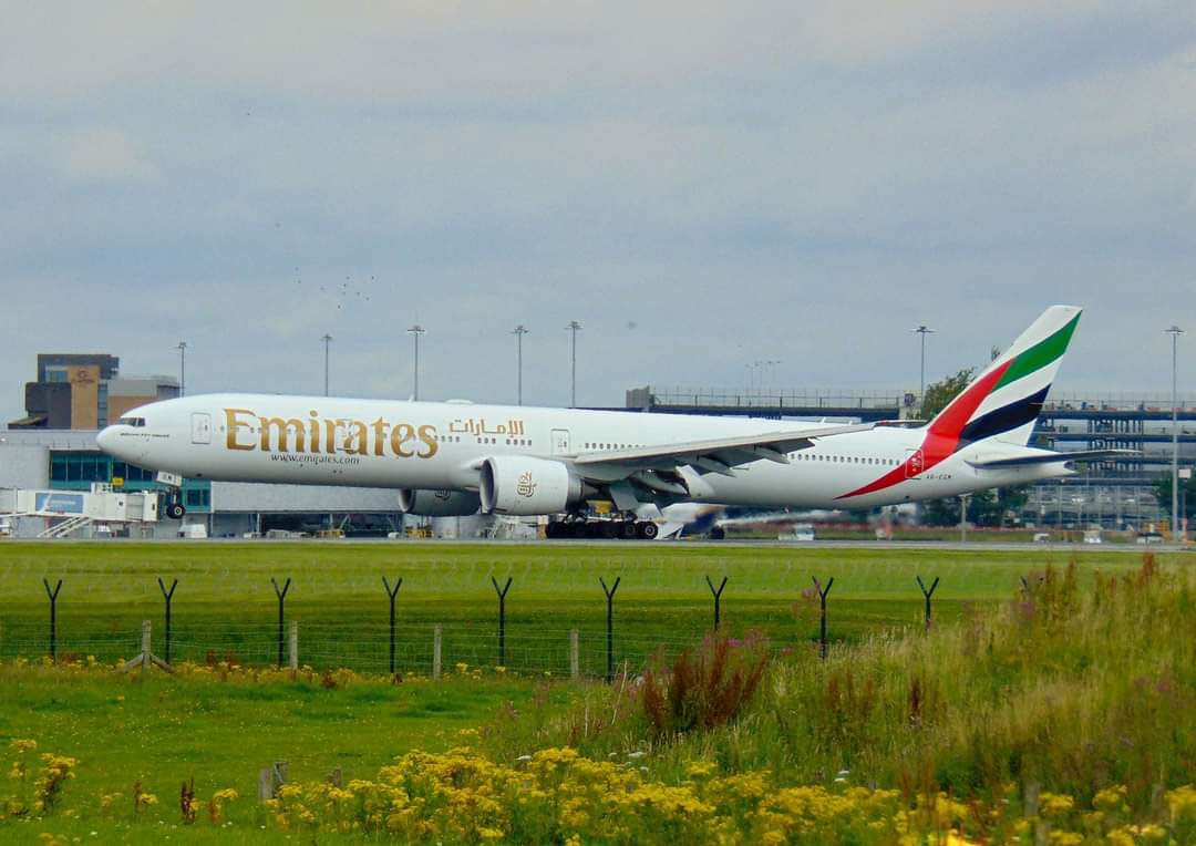 A6-EGM/A6EGM Emirates Airlines Boeing 777 Airframe Information - AVSpotters.com
