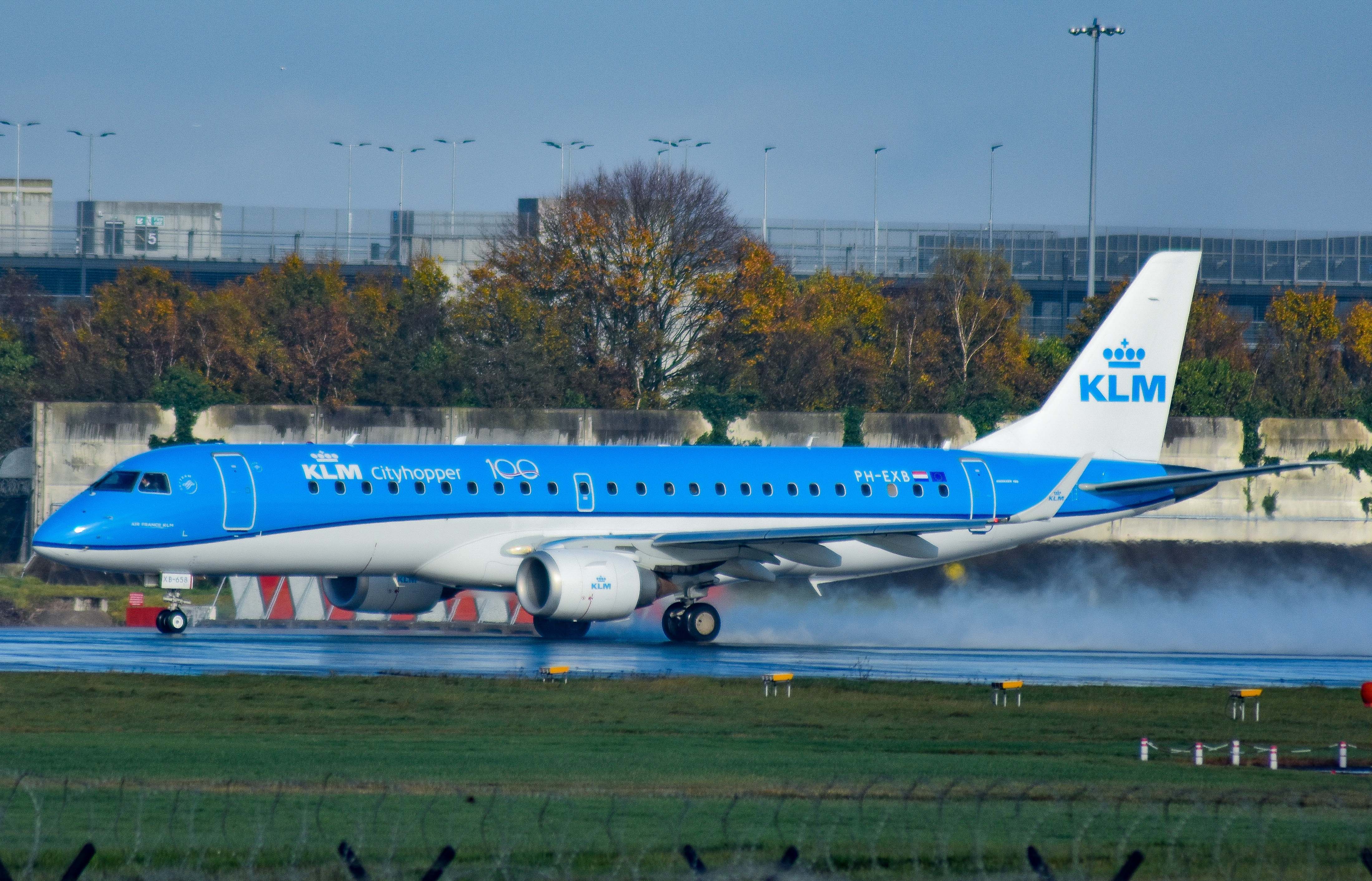 PH-EXB/PHEXB KLM Cityhopper Embraer ERJ-190 Airframe Information - AVSpotters.com