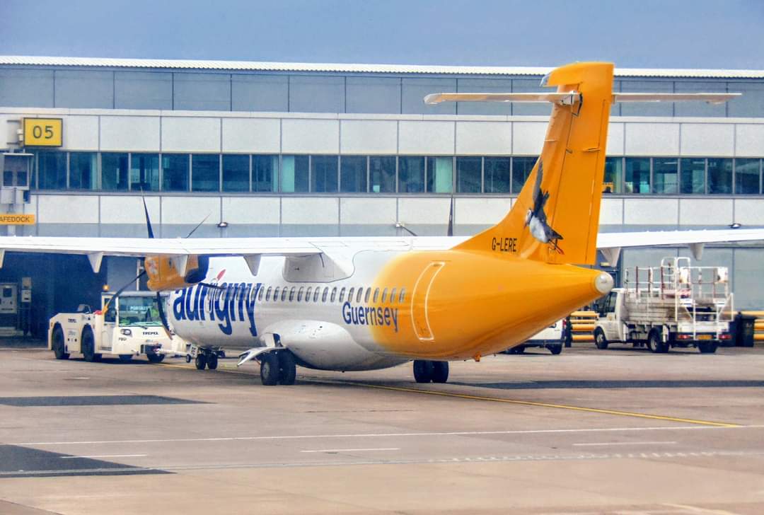 G-LERE/GLERE Aurigny Air Services ATR 72-212A Photo by AV8 Photos - AVSpotters.com