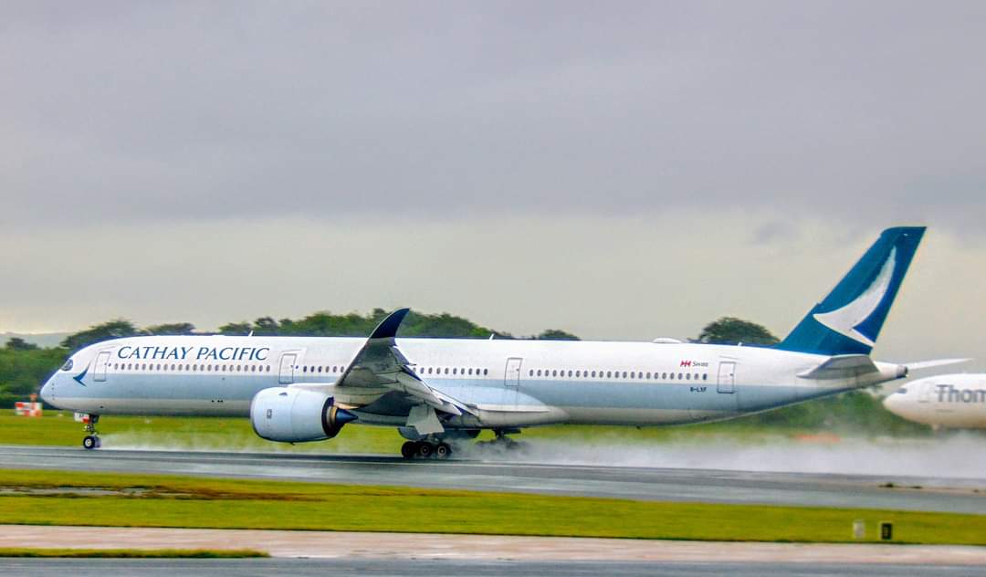 B-LXF/BLXF Cathay Pacific Airways Airbus A350 Airframe Information - AVSpotters.com