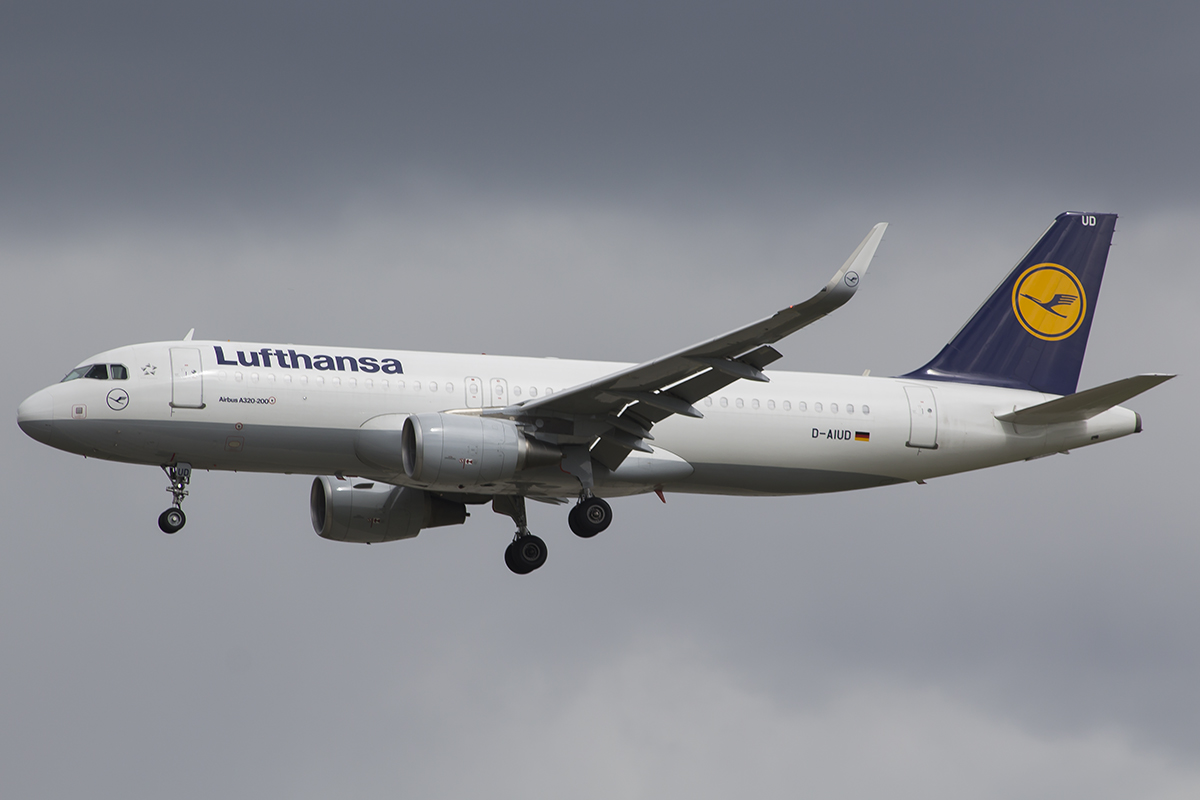 D-AIUD/DAIUD Lufthansa Airbus A320-214(SL) Photo by JLRAviation - AVSpotters.com