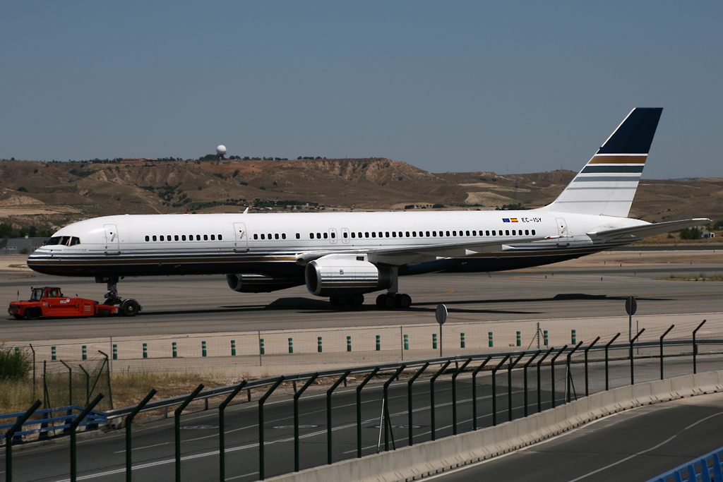 EC-ISY/ECISY Privilege Style Boeing 757-256 Photo by JLRAviation - AVSpotters.com