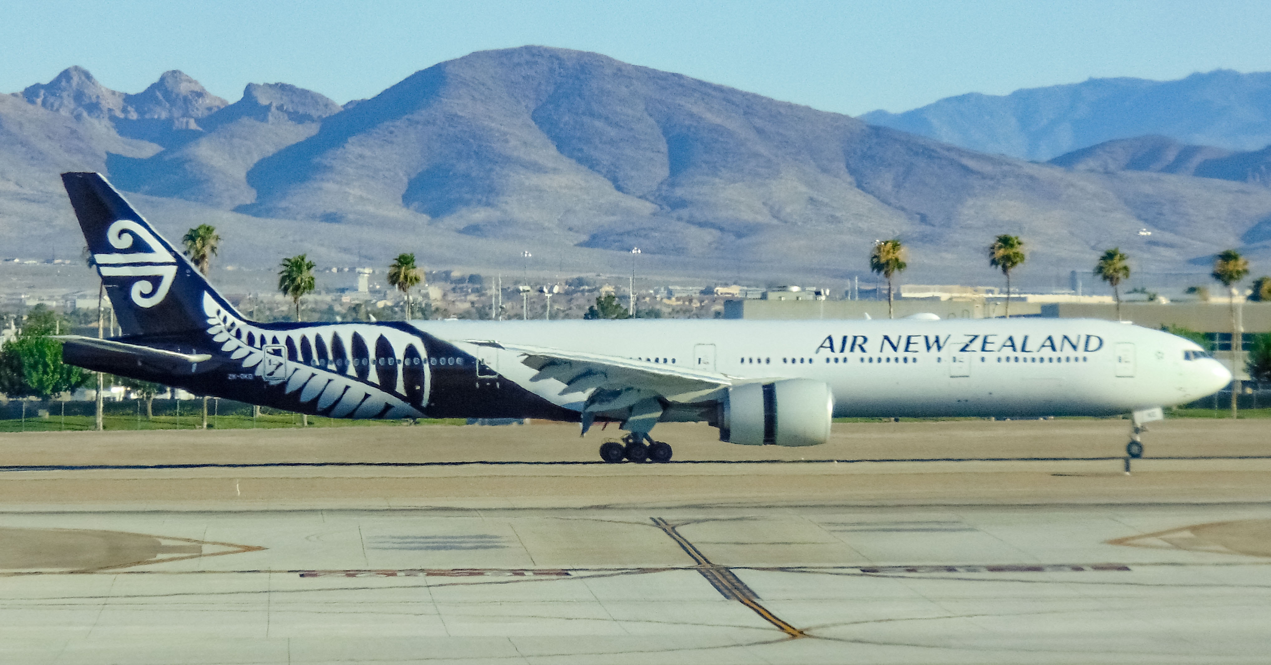 ZK-OKO/ZKOKO Air New Zealand Boeing 777-319ER Photo by AV8 Photos - AVSpotters.com