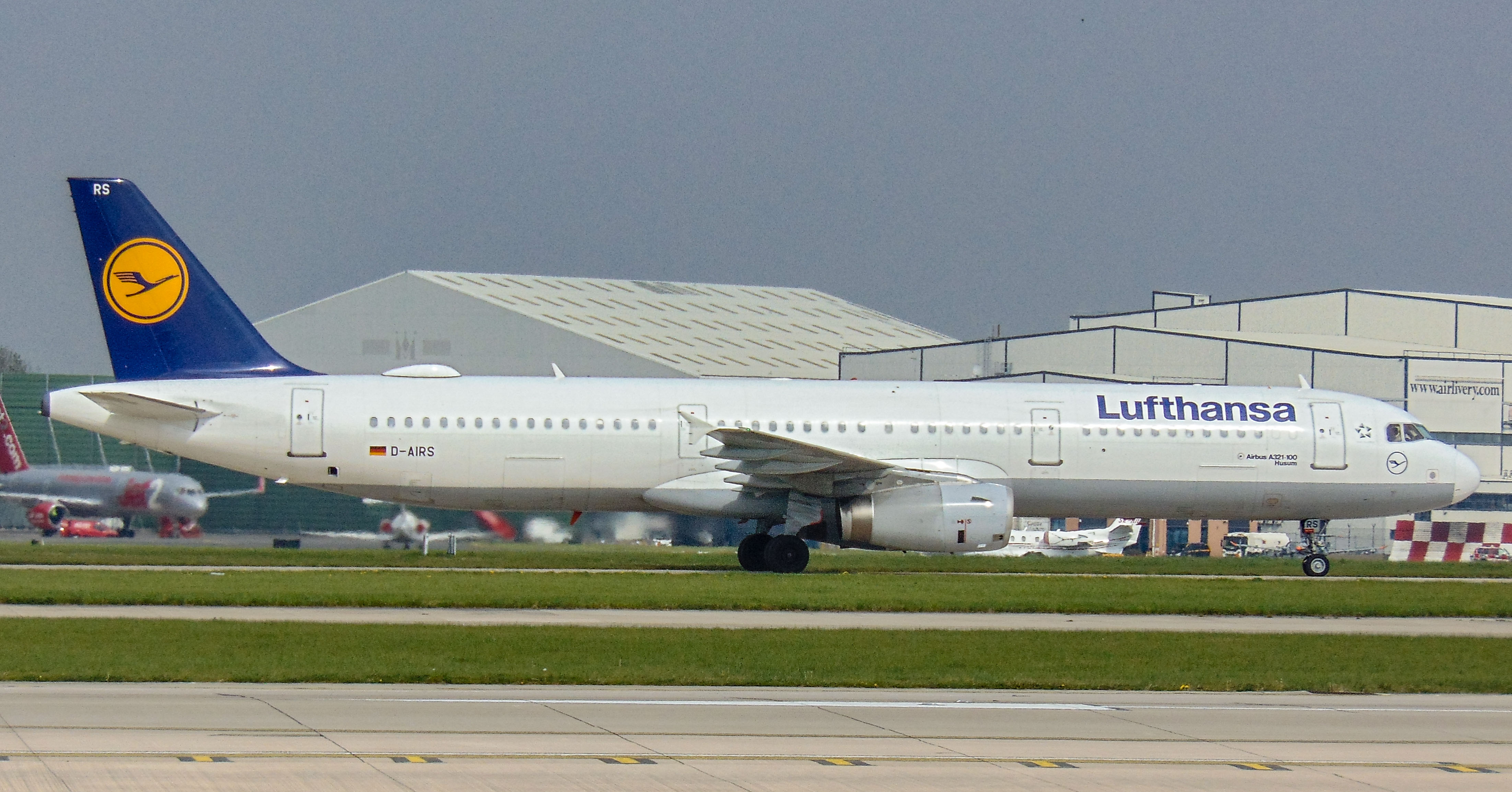D-AIRS/DAIRS Lufthansa Airbus A321-131 Photo by AV8 Photos - AVSpotters.com