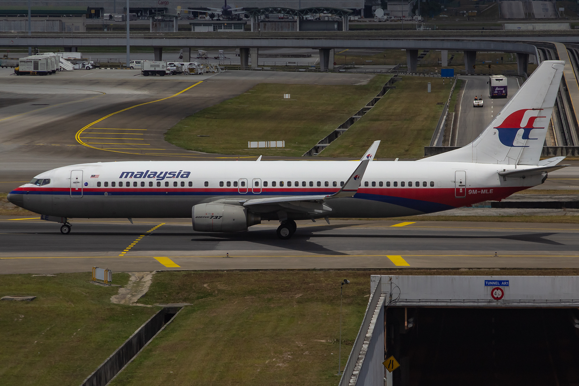 9M-MLE/9MMLE Malaysia Airlines Boeing 737-8FH(WL) Photo by JLRAviation - AVSpotters.com