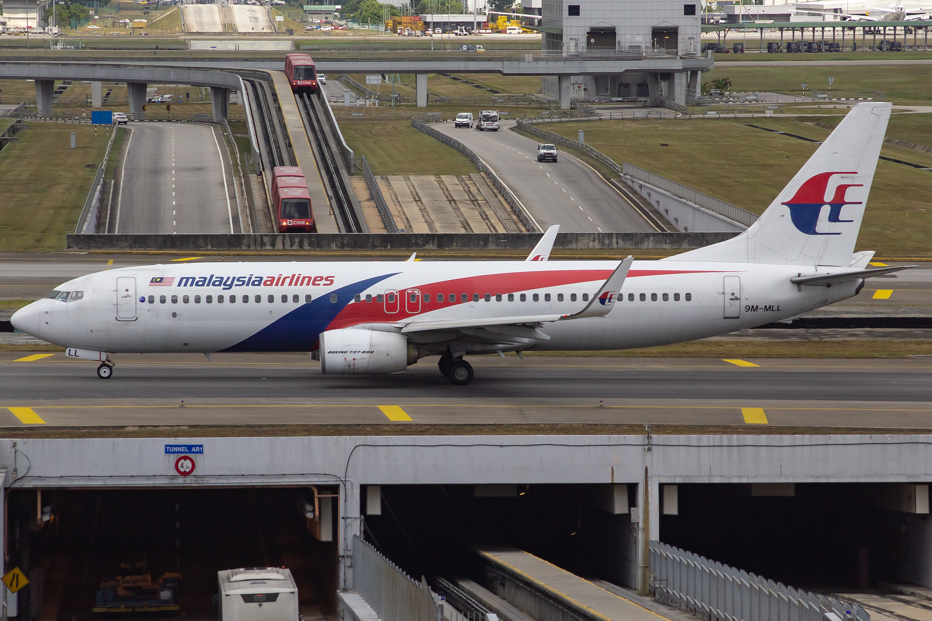 9M-MLL/9MMLL Malaysia Airlines Boeing 737 NG Airframe Information - AVSpotters.com