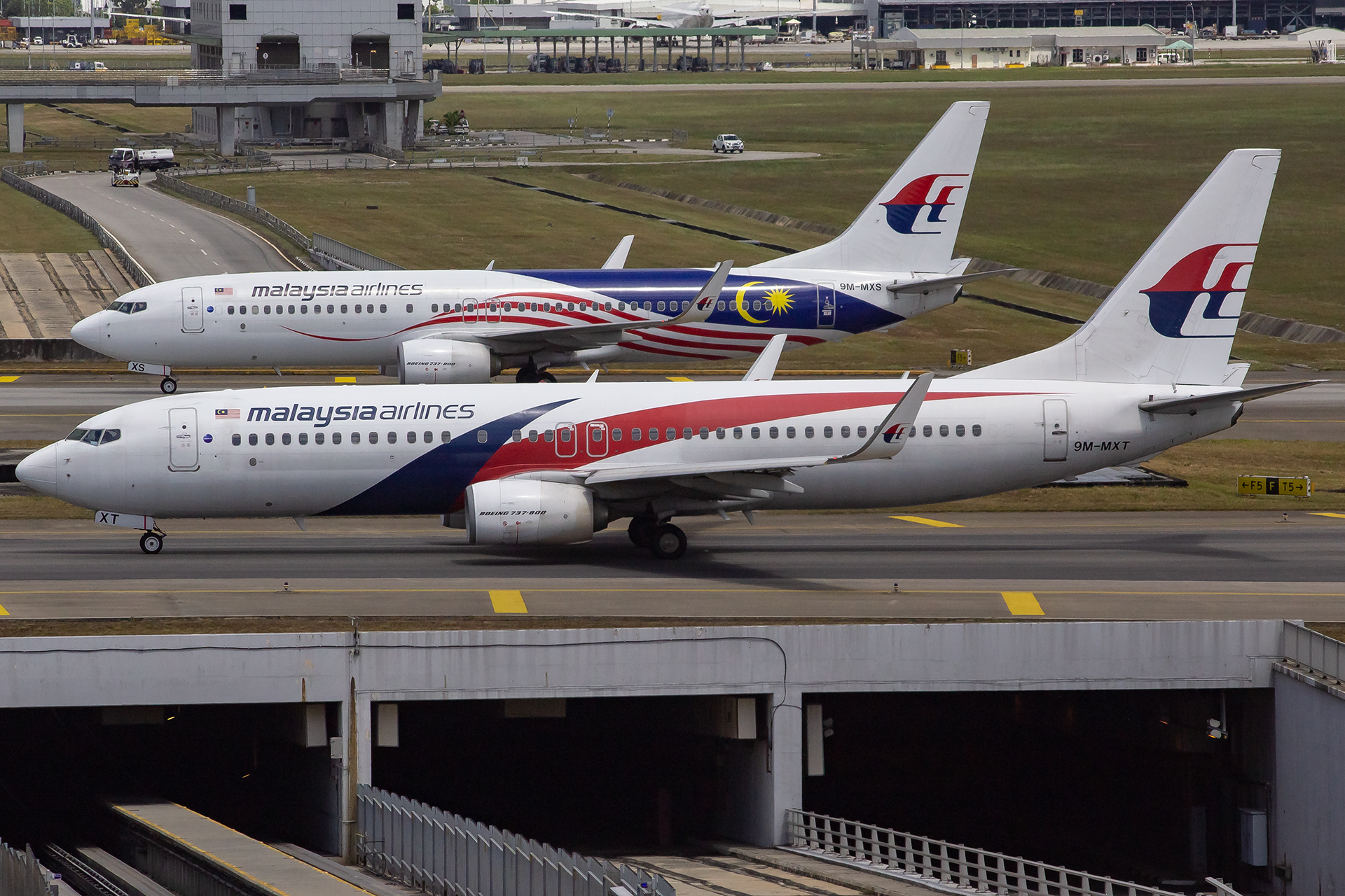 9M-MXT/9MMXT Malaysia Airlines Boeing 737 NG Airframe Information - AVSpotters.com