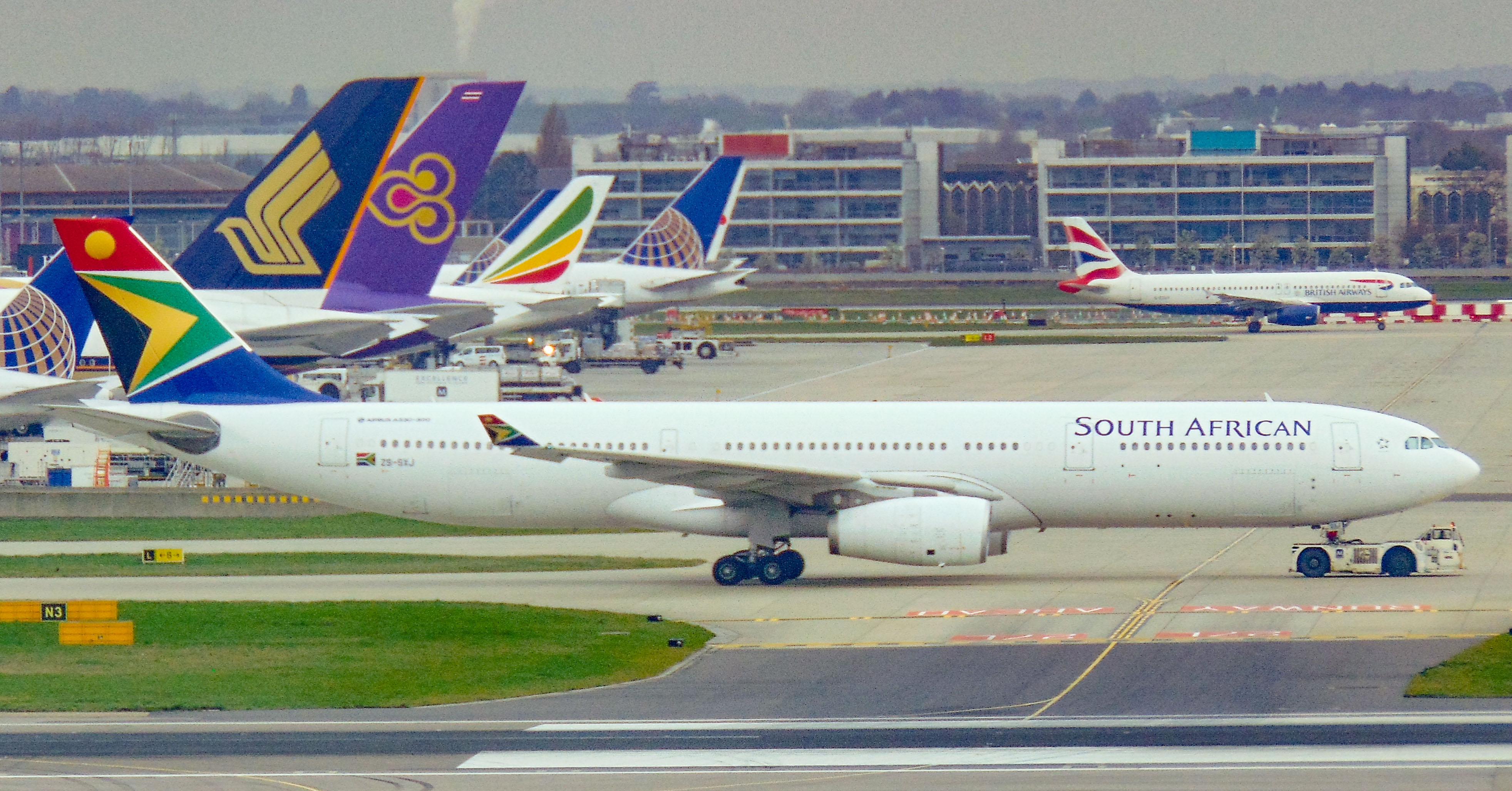 ZS-SXJ/ZSSXJ South African Airways Airbus A330-343E Photo by AV8 Photos - AVSpotters.com