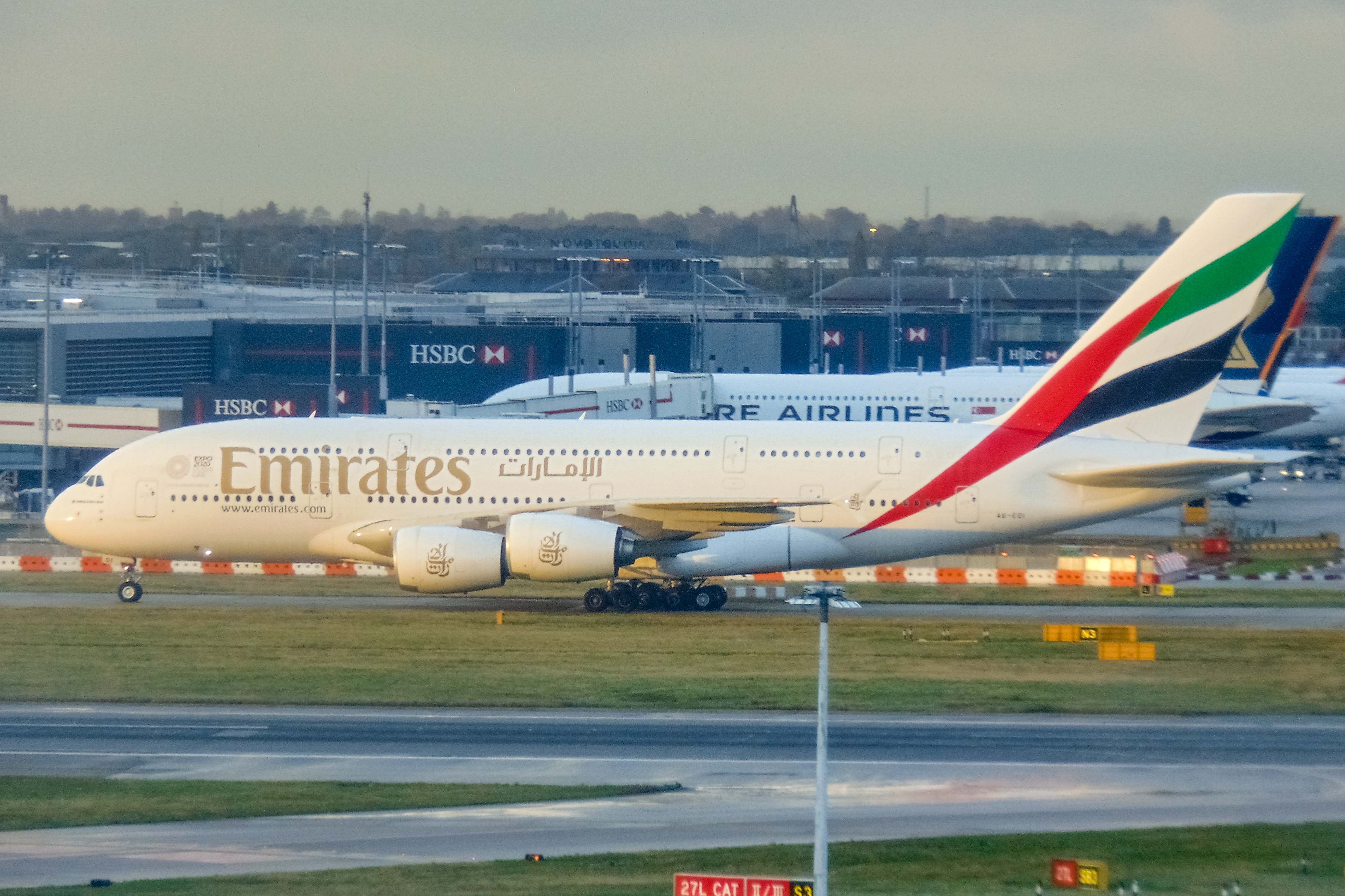 A6-EOI/A6EOI Emirates Airlines Airbus A380 Airframe Information - AVSpotters.com
