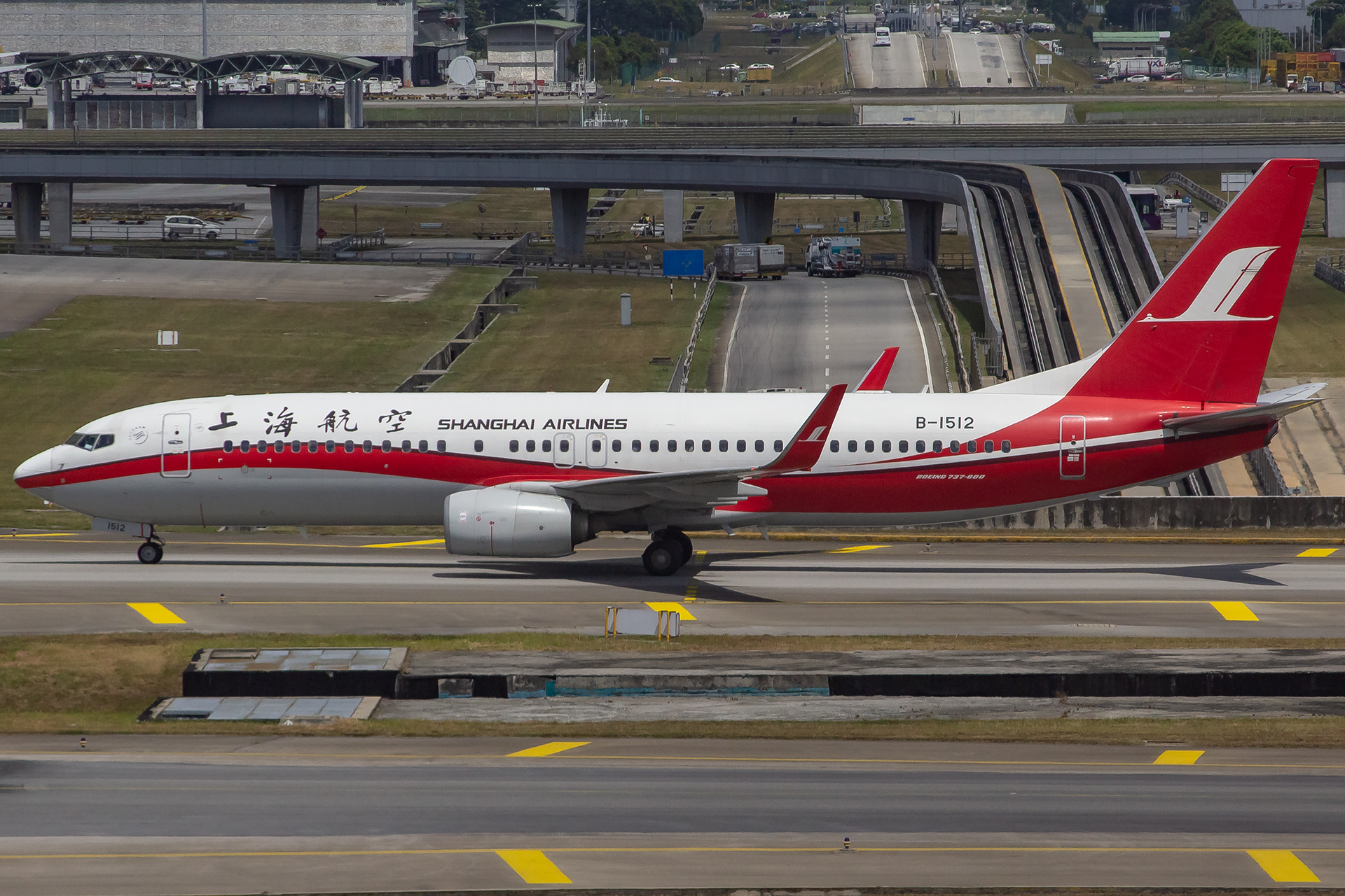 B-1512/B1512 Shanghai Airlines Boeing 737 NG Airframe Information - AVSpotters.com