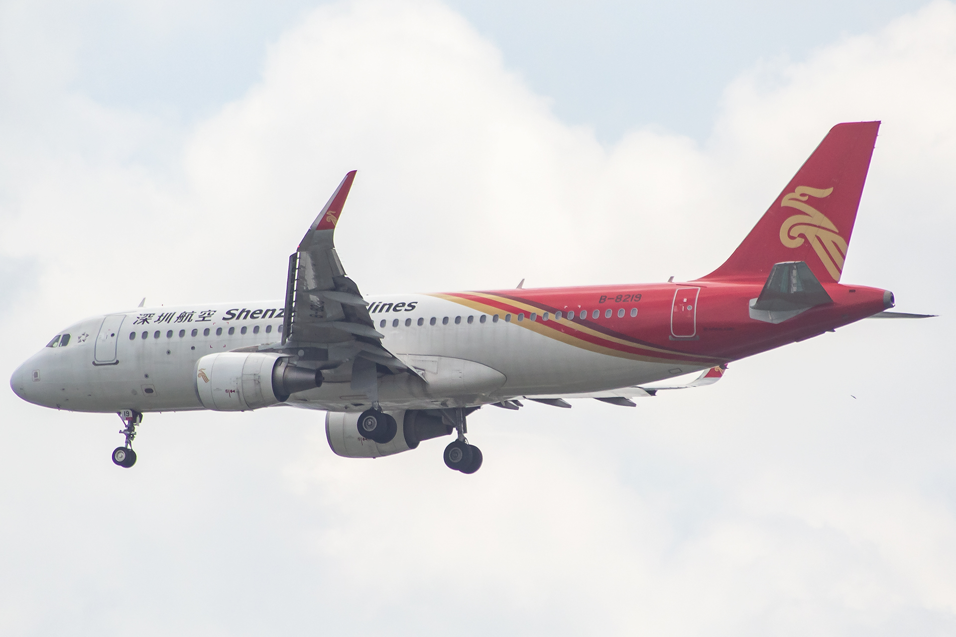 B-8219/B8219 Shenzhen Airlines Airbus A320 Airframe Information - AVSpotters.com