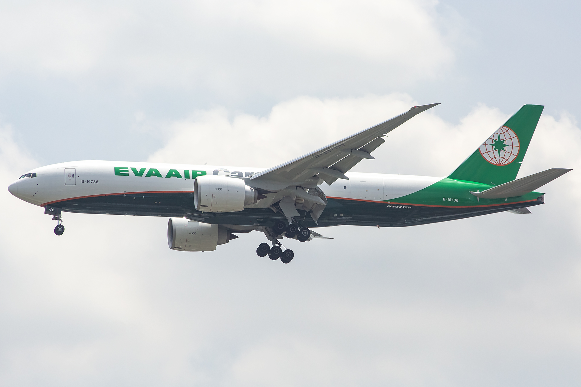 B-16786/B16786 EVA Air Cargo Boeing 777 Airframe Information - AVSpotters.com