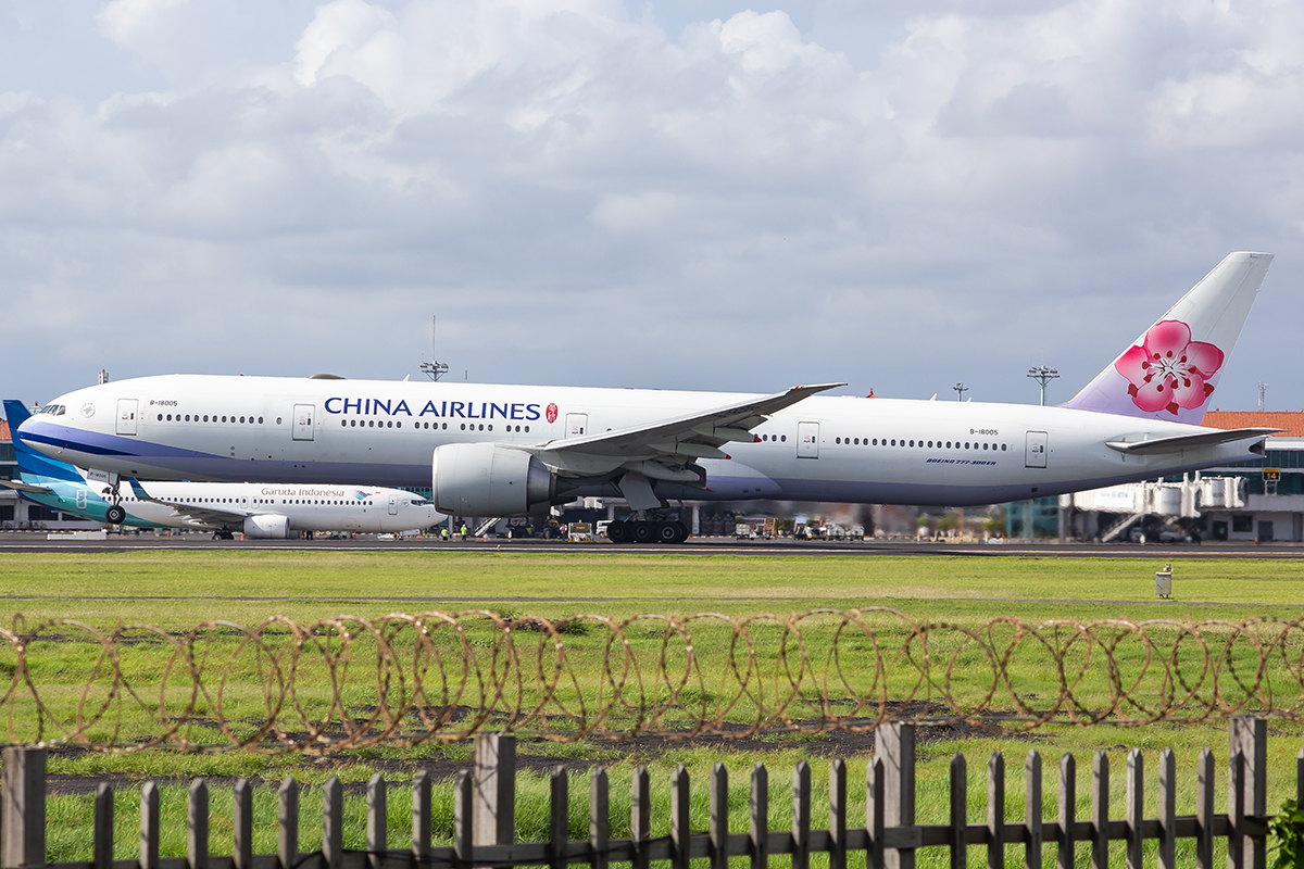 B-18005/B18005 China Airlines Boeing 777 Airframe Information - AVSpotters.com