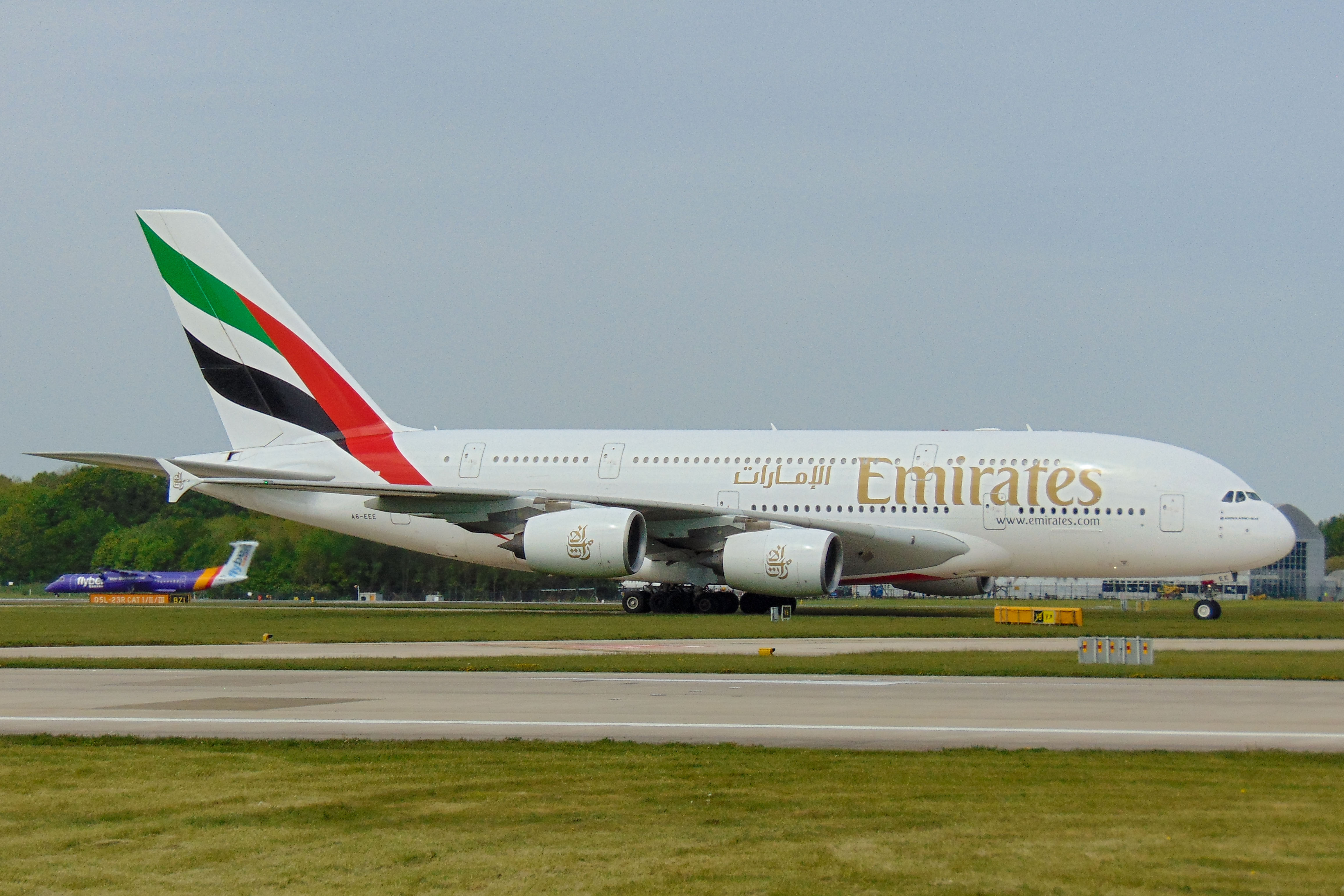 A6-EEE/A6EEE Emirates Airlines Airbus A380 Airframe Information - AVSpotters.com
