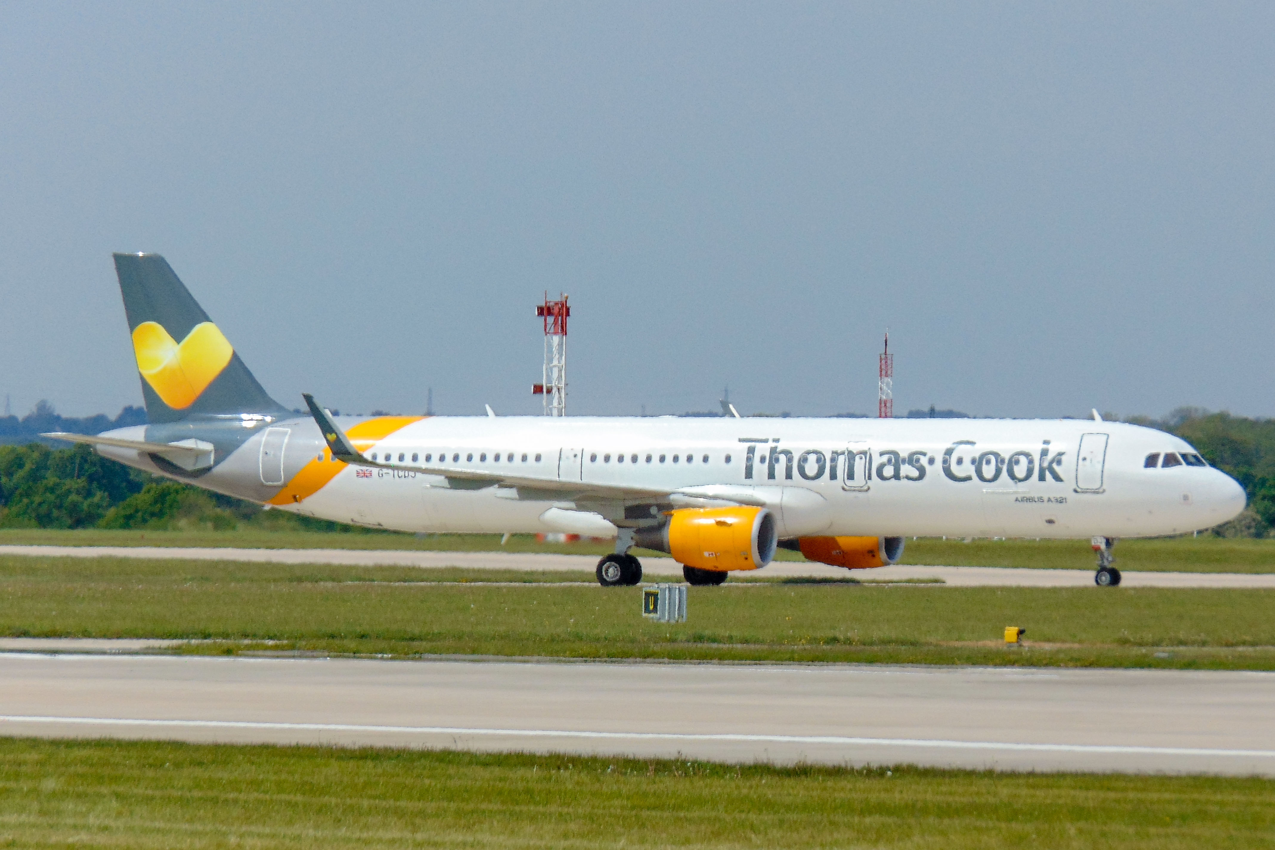 G-TCDJ/GTCDJ Thomas Cook Airlines Airbus A321-211(SL) Photo by AV8 Photos - AVSpotters.com