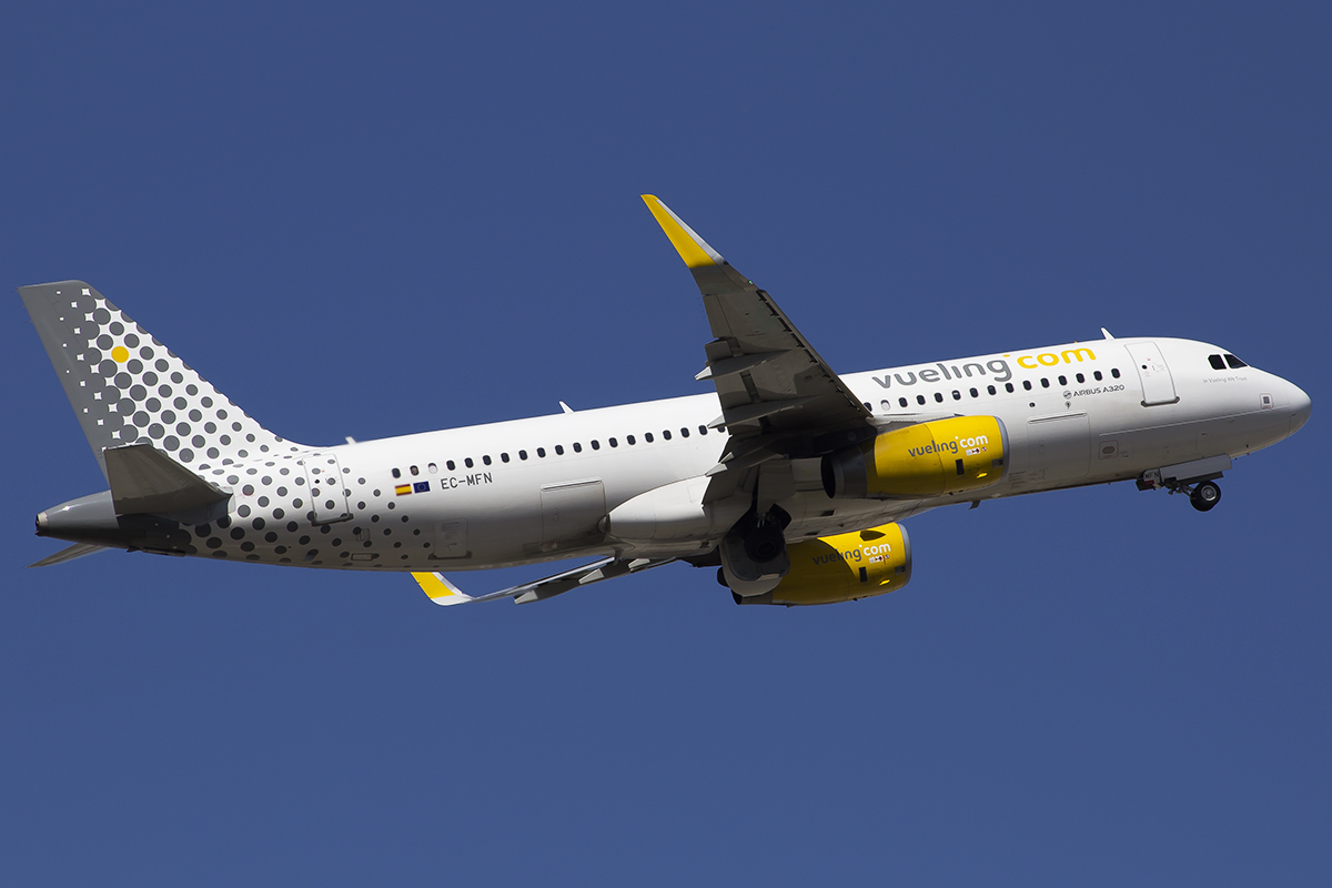 EC-MFN/ECMFN Vueling Airlines Airbus A320 Airframe Information - AVSpotters.com