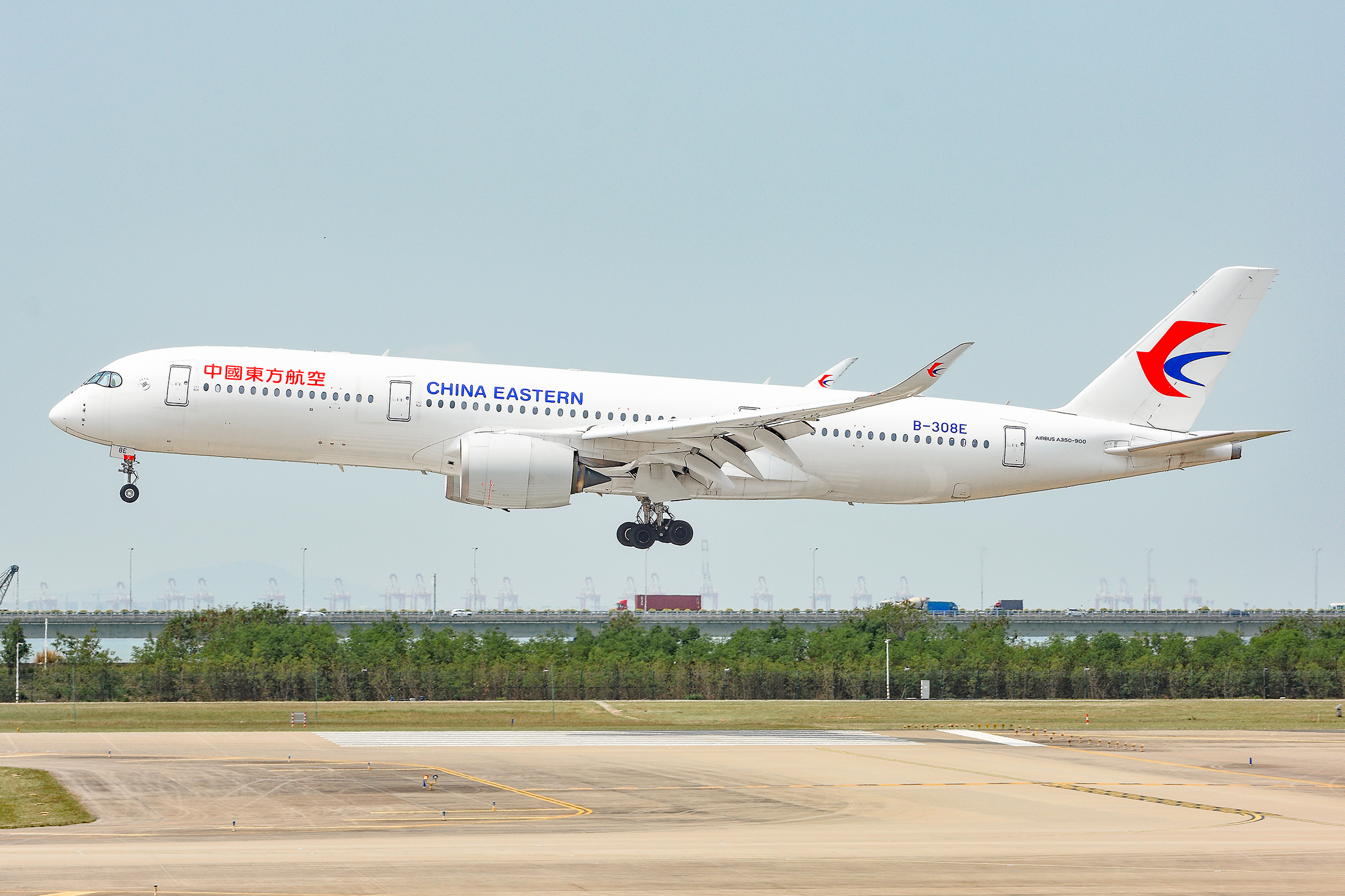 B-308E/B308E China Eastern Airlines Airbus A350 Airframe Information - AVSpotters.com
