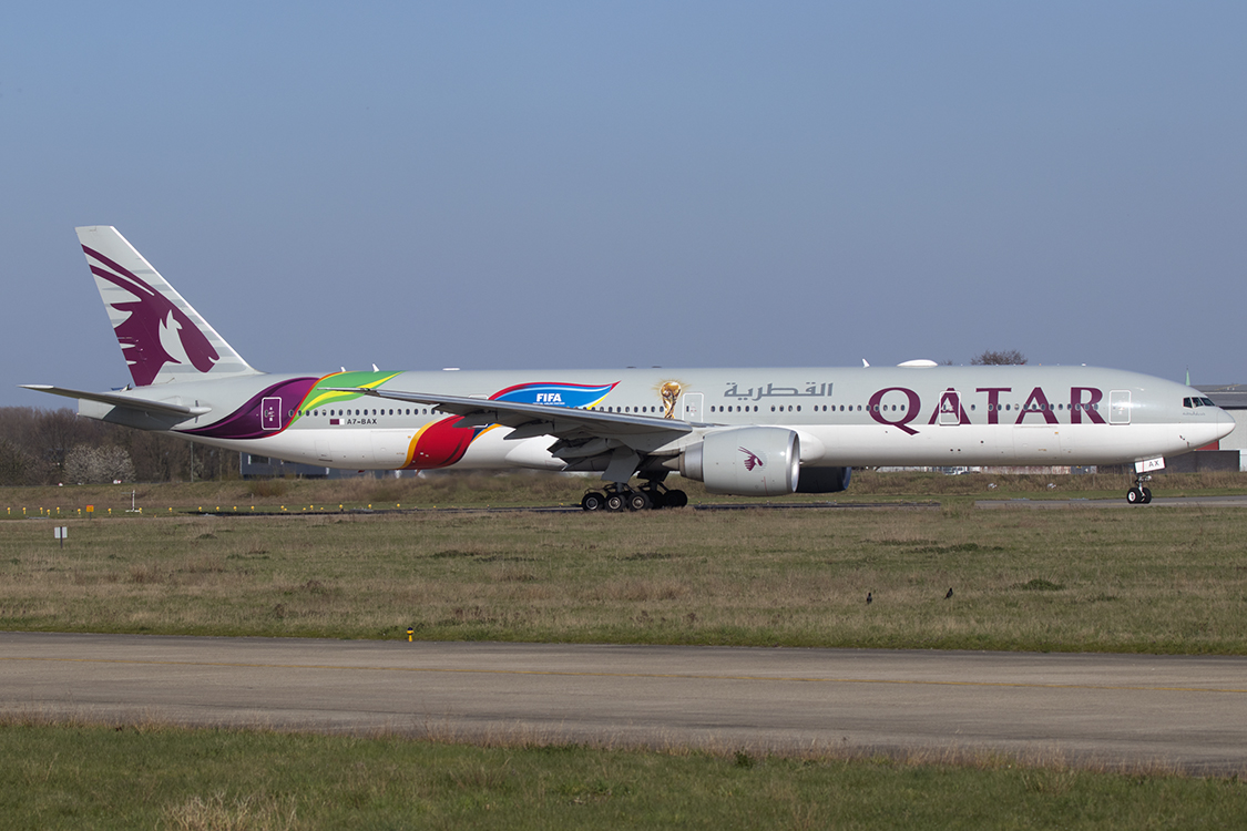 A7-BAX/A7BAX Qatar Airways Boeing 777-3DZER Photo by Binter4484 - AVSpotters.com