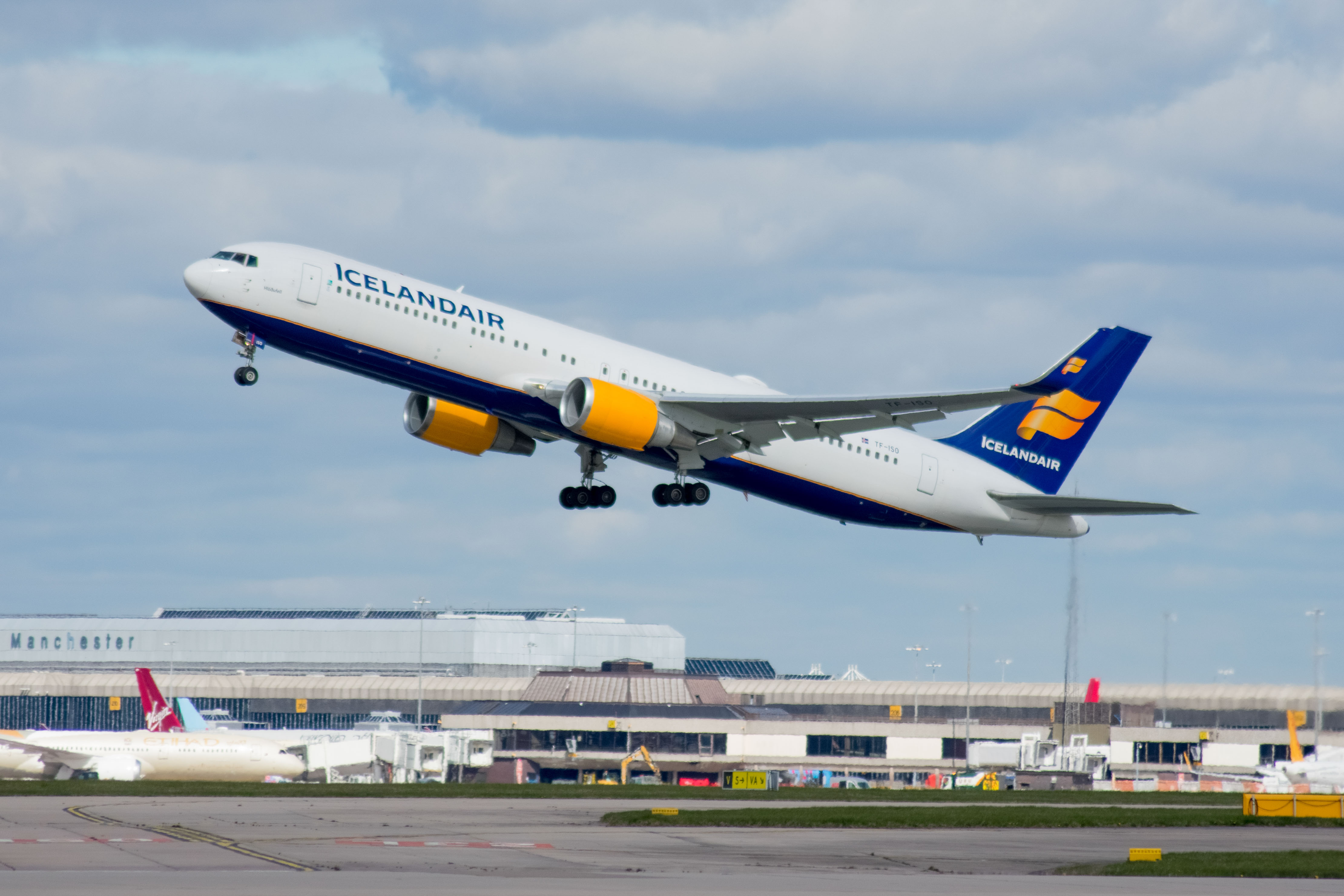 TF-ISO/TFISO Icelandair Boeing 767-319ER(WL) Photo by AV8 Photos - AVSpotters.com