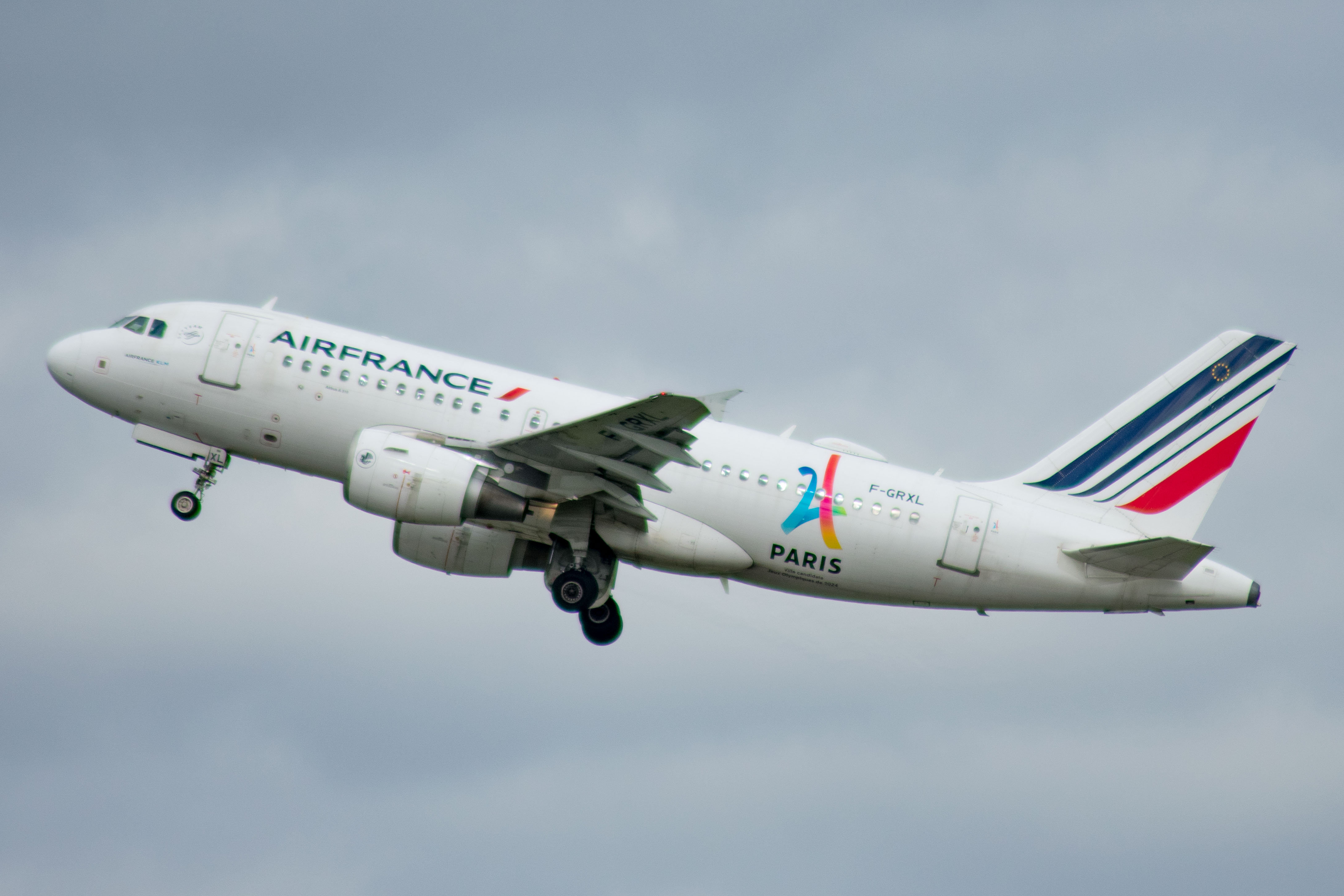 F-GRXL/FGRXL Air France Airbus A319-111 Photo by AV8 Photos - AVSpotters.com