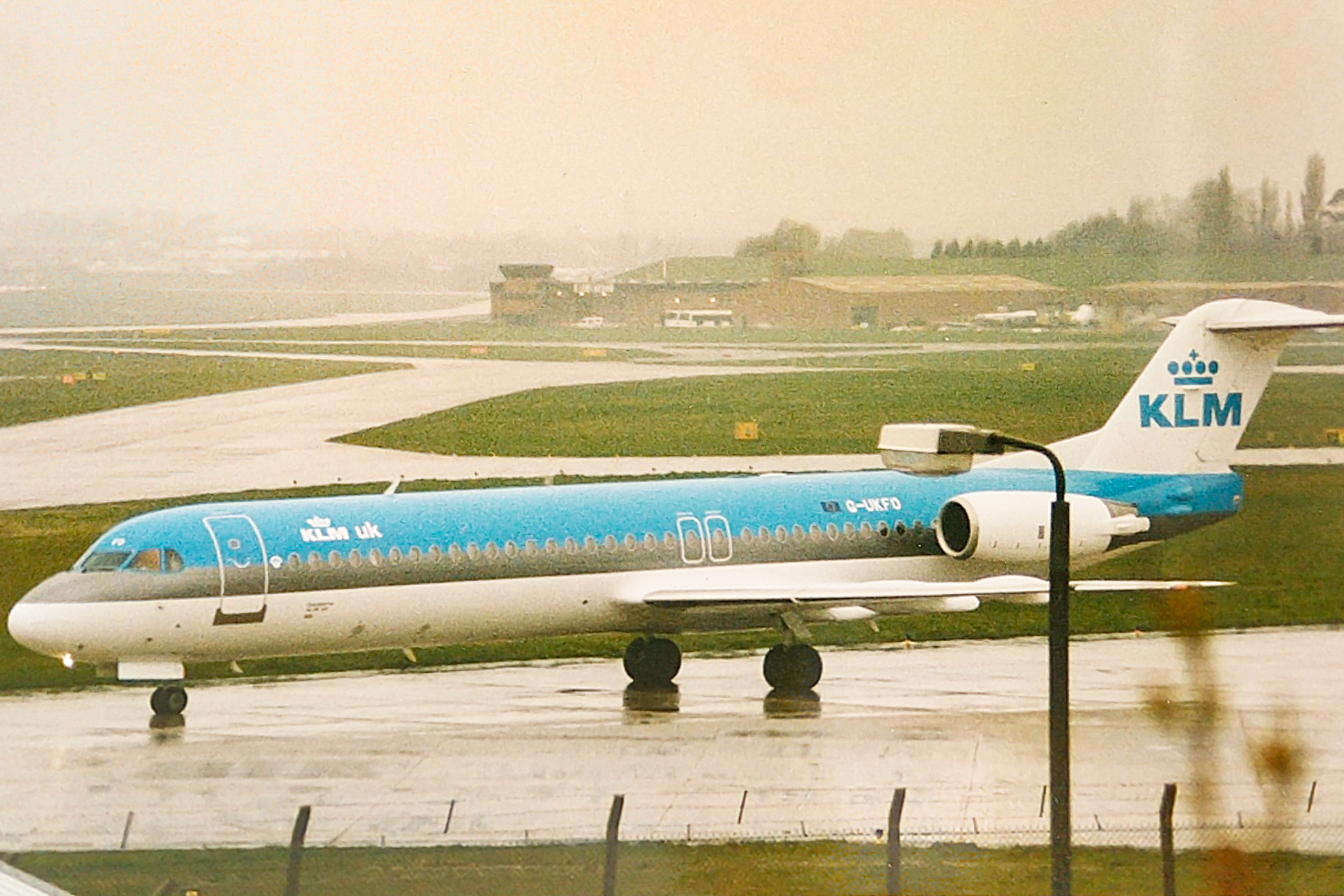 G-UKFO /GUKFO  KLM UK Fokker F-100 Photo by AV8 Photos - AVSpotters.com