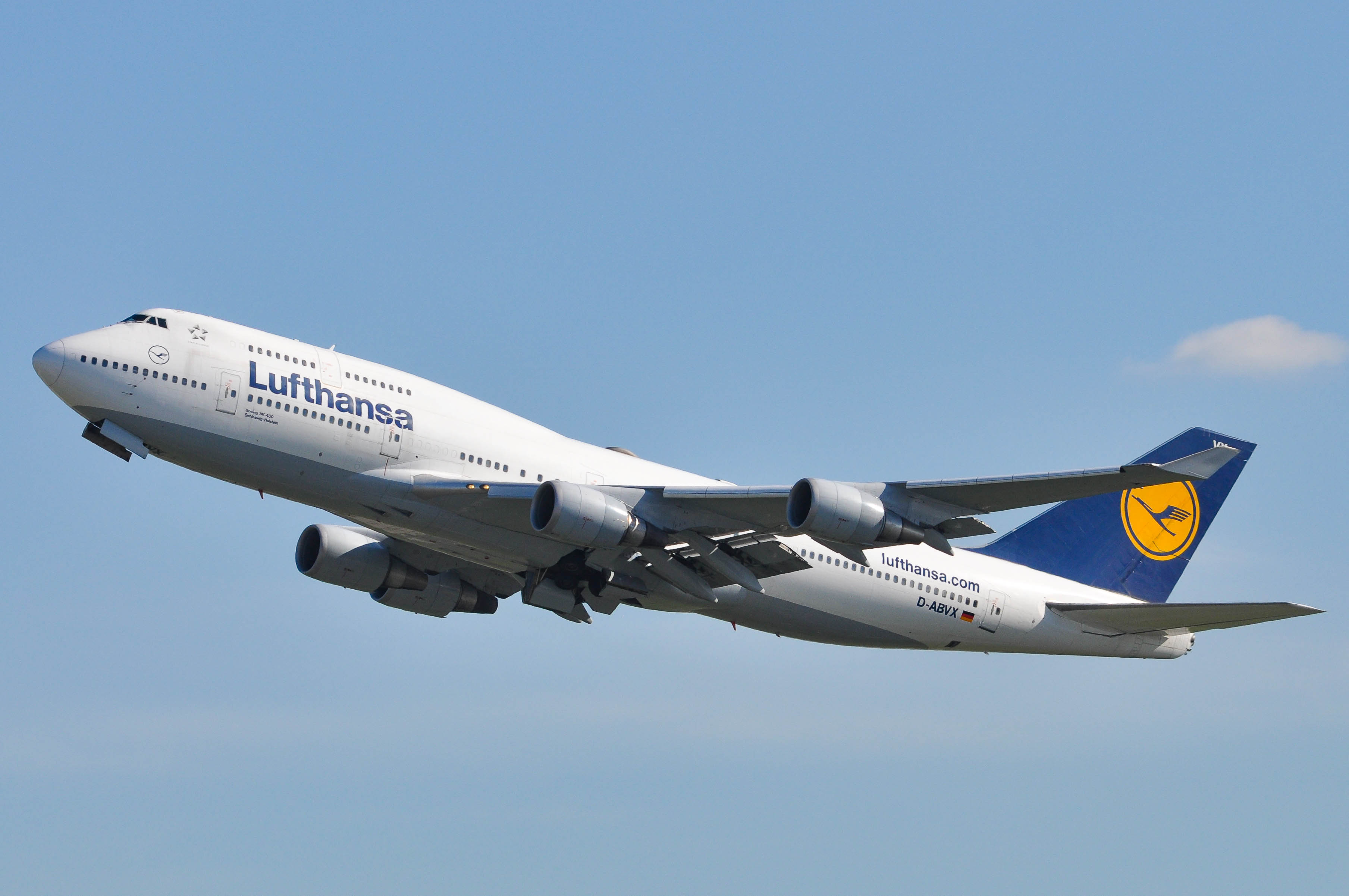 D-ABVX/DABVX Lufthansa Boeing 747 Airframe Information - AVSpotters.com