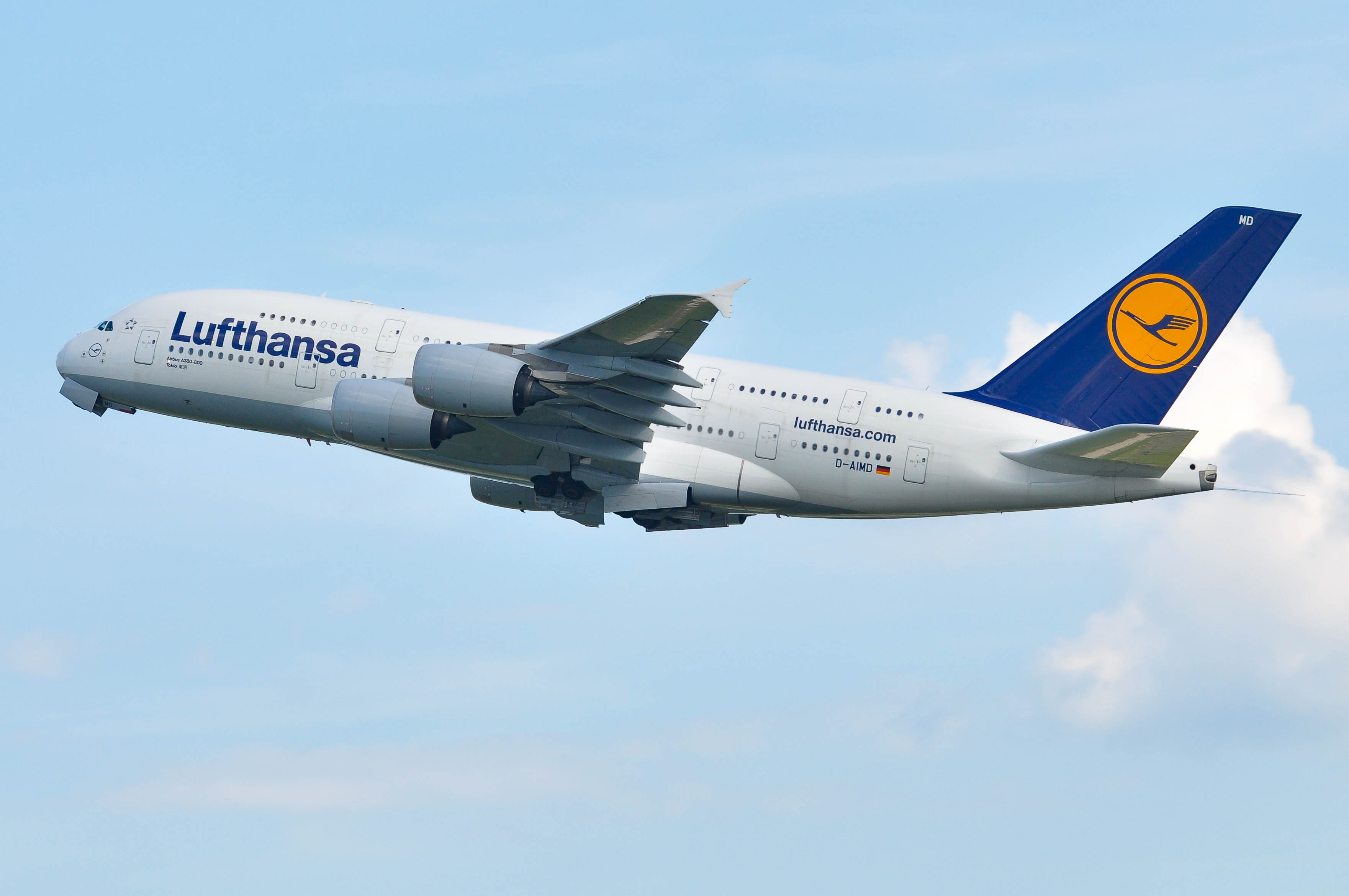D-AIMD/DAIMD Lufthansa Airbus A380-841 Photo by colinw - AVSpotters.com