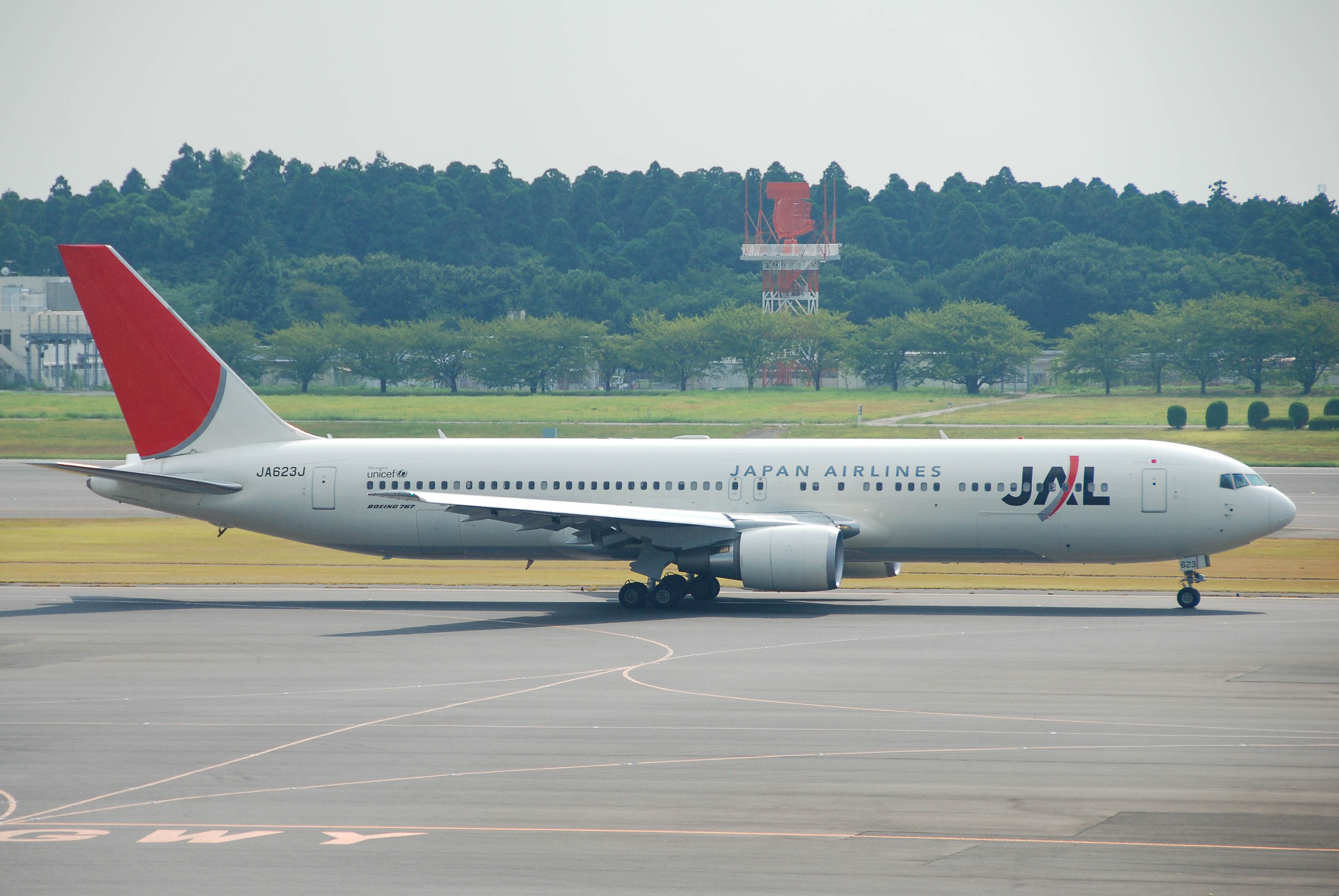 JA623J/JA623J Japan Airlines Boeing 767 Airframe Information - AVSpotters.com