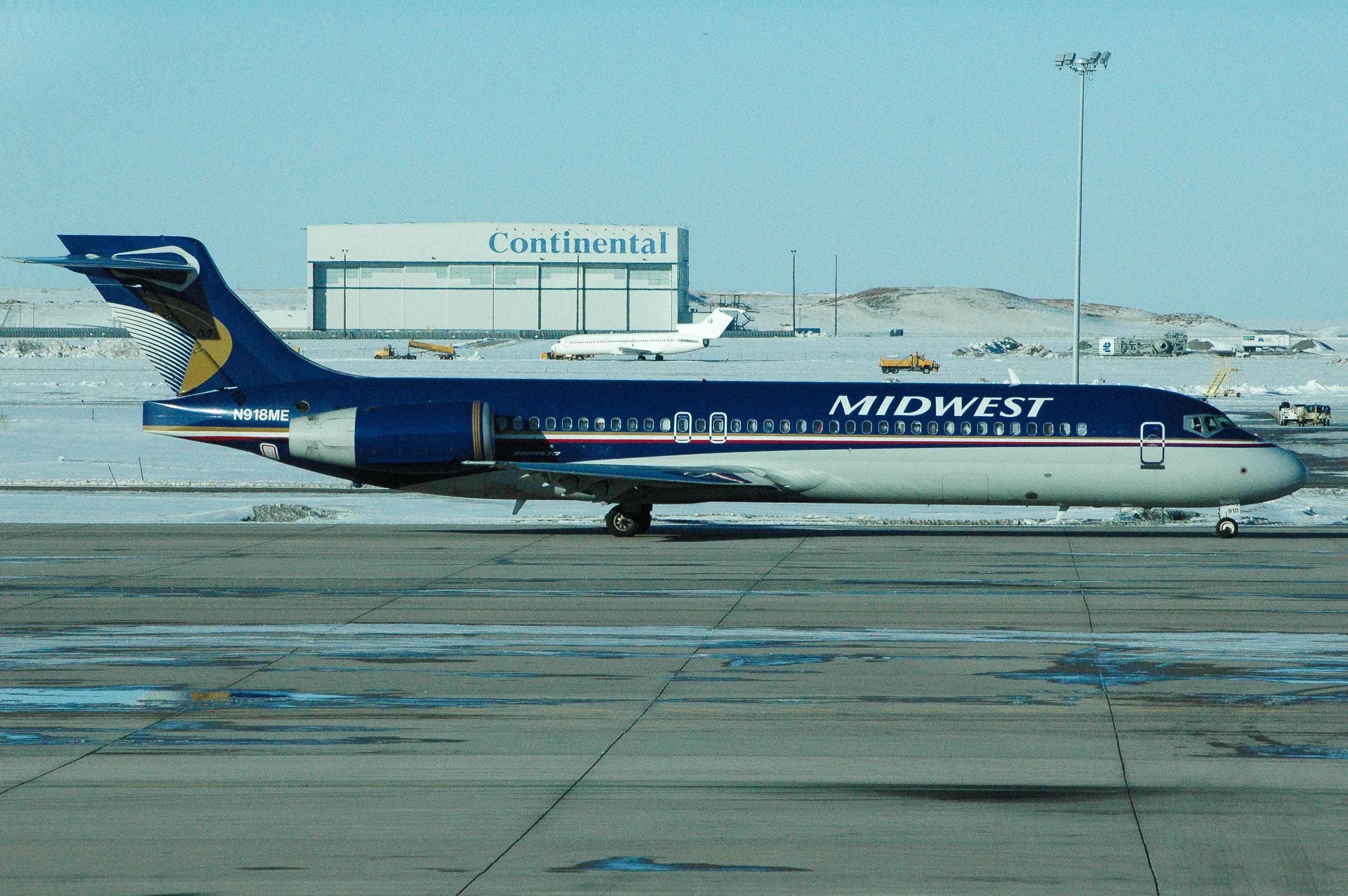 N918ME/N918ME Midwest Airlines Boeing 717-2BL Photo by colinw - AVSpotters.com