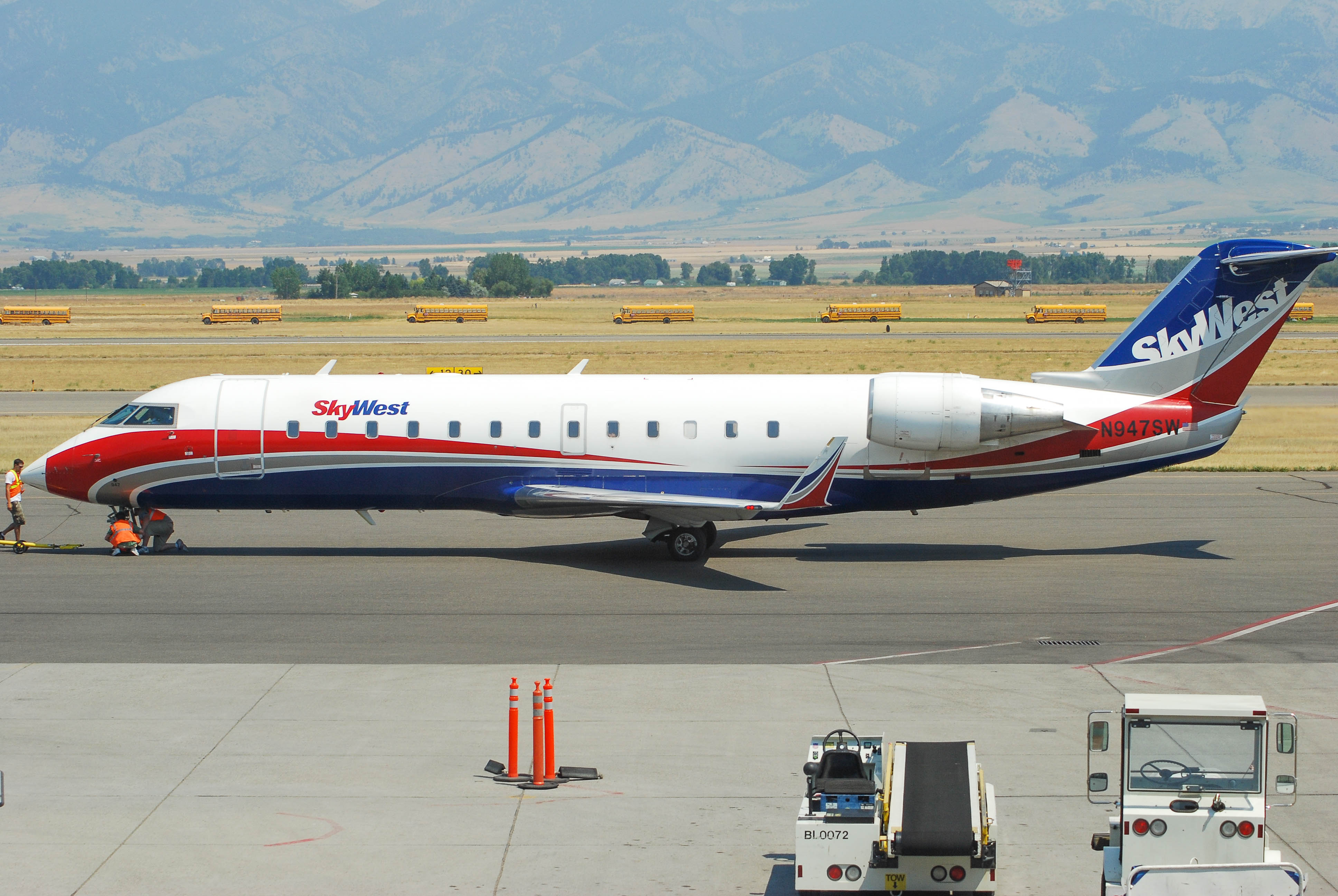 N947SW/N947SW United Express Bombardier CRJ-200 Airframe Information - AVSpotters.com