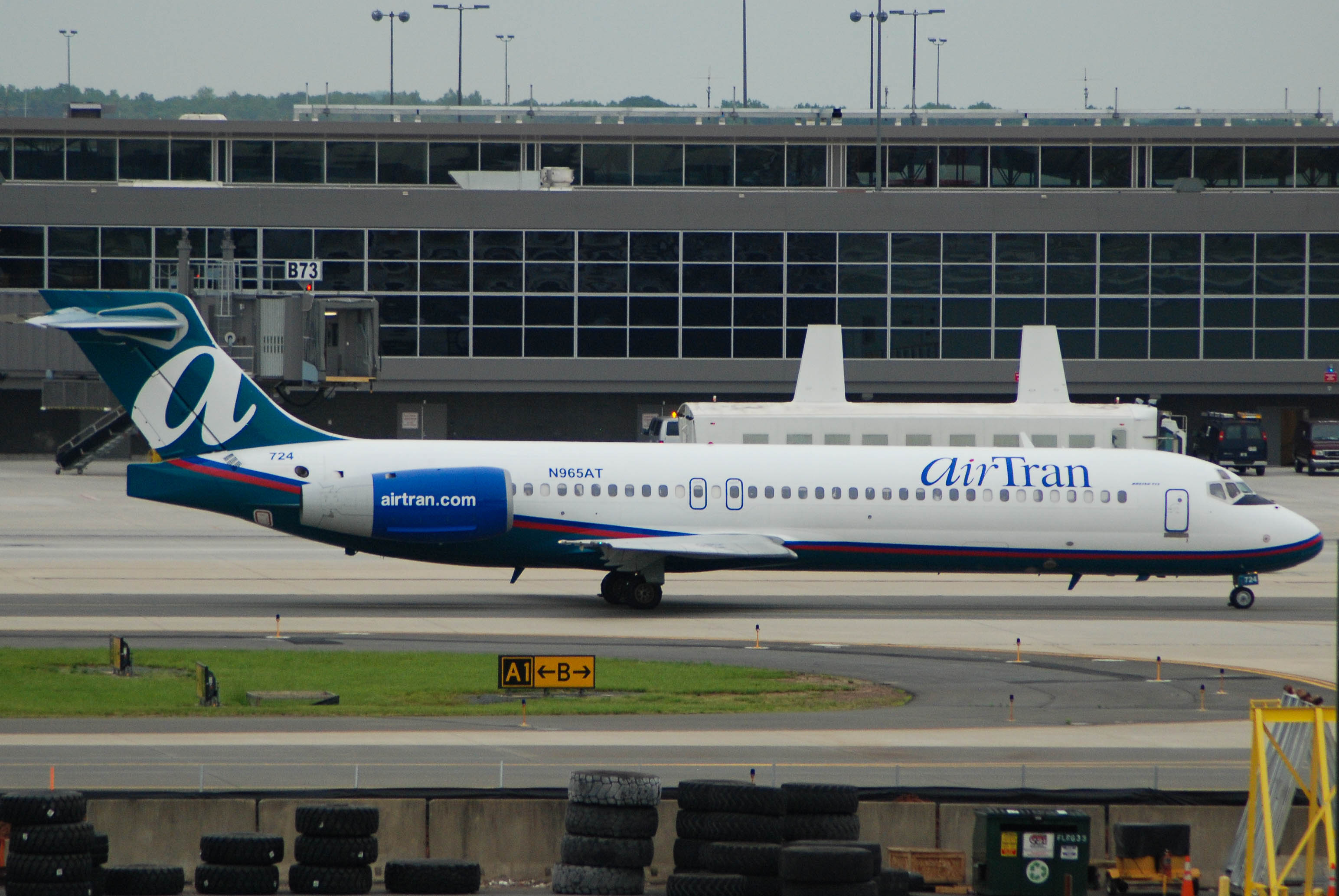 N965AT/N965AT AirTran Airways Boeing 717-2BD Photo by colinw - AVSpotters.com