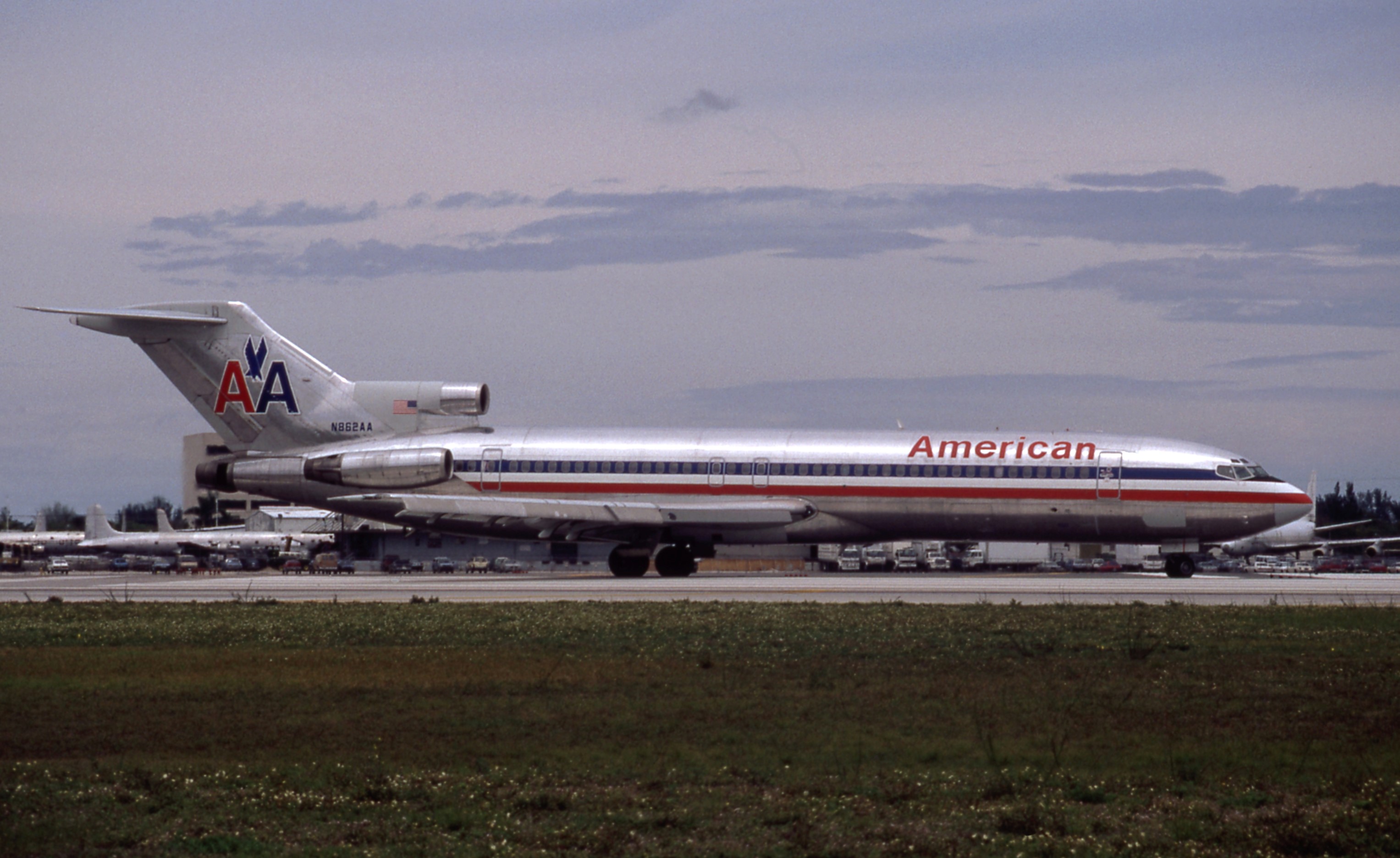 N862AA /N862AA  American Airlines Boeing 727-223 Photo by Ayronautica - AVSpotters.com