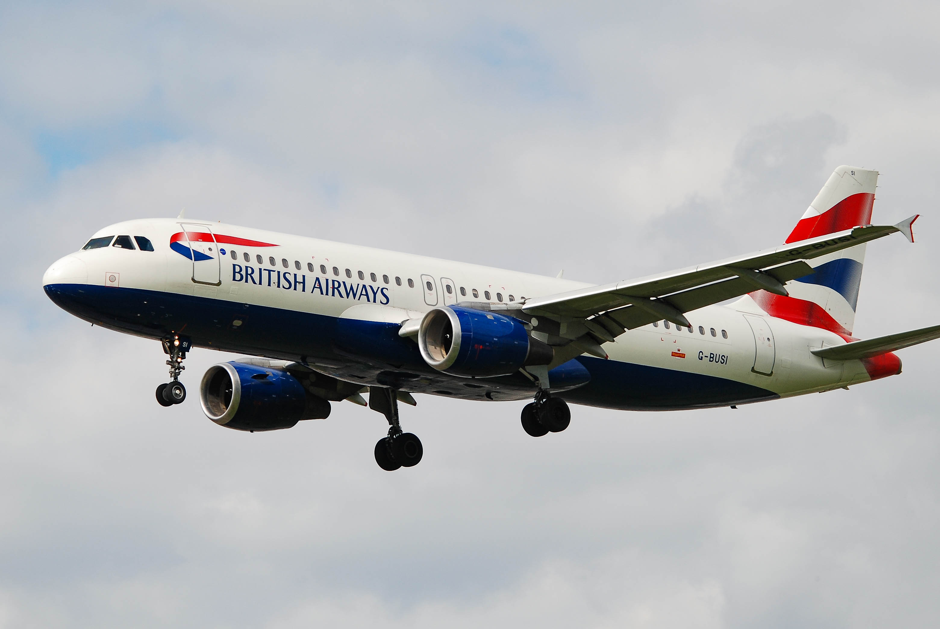 G-BUSI /GBUSI  British Airways Airbus A320-211 Photo by colinw - AVSpotters.com