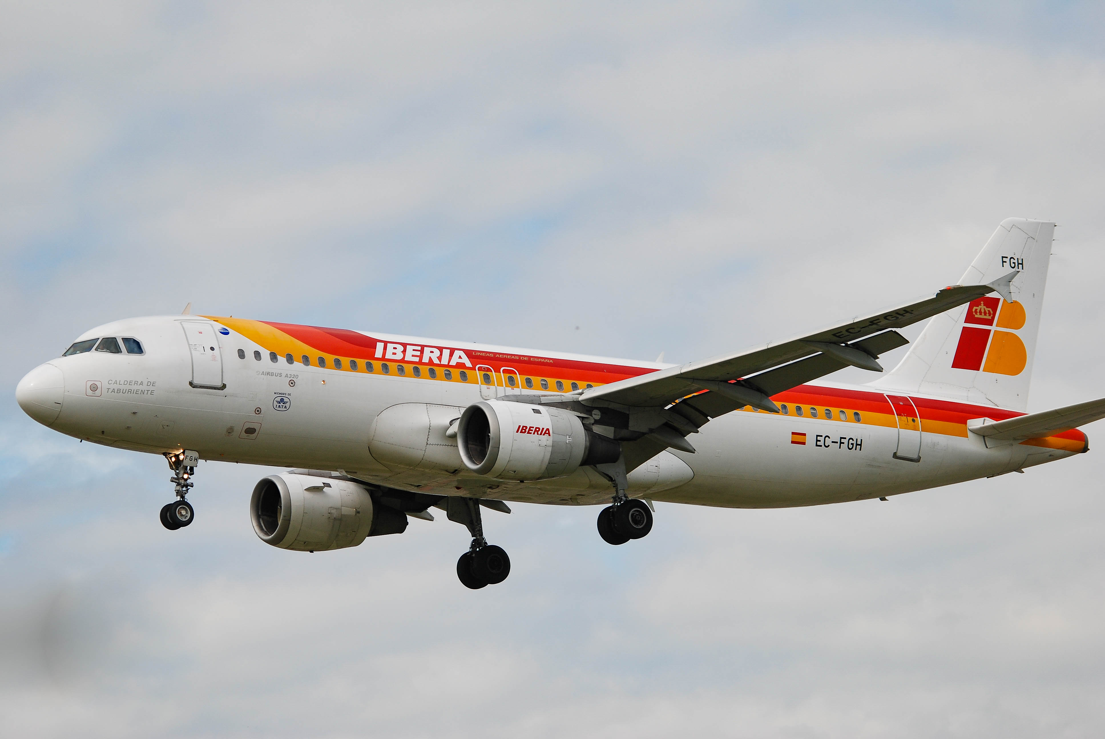 EC-FGH /ECFGH  Iberia Airbus A320 Airframe Information - AVSpotters.com