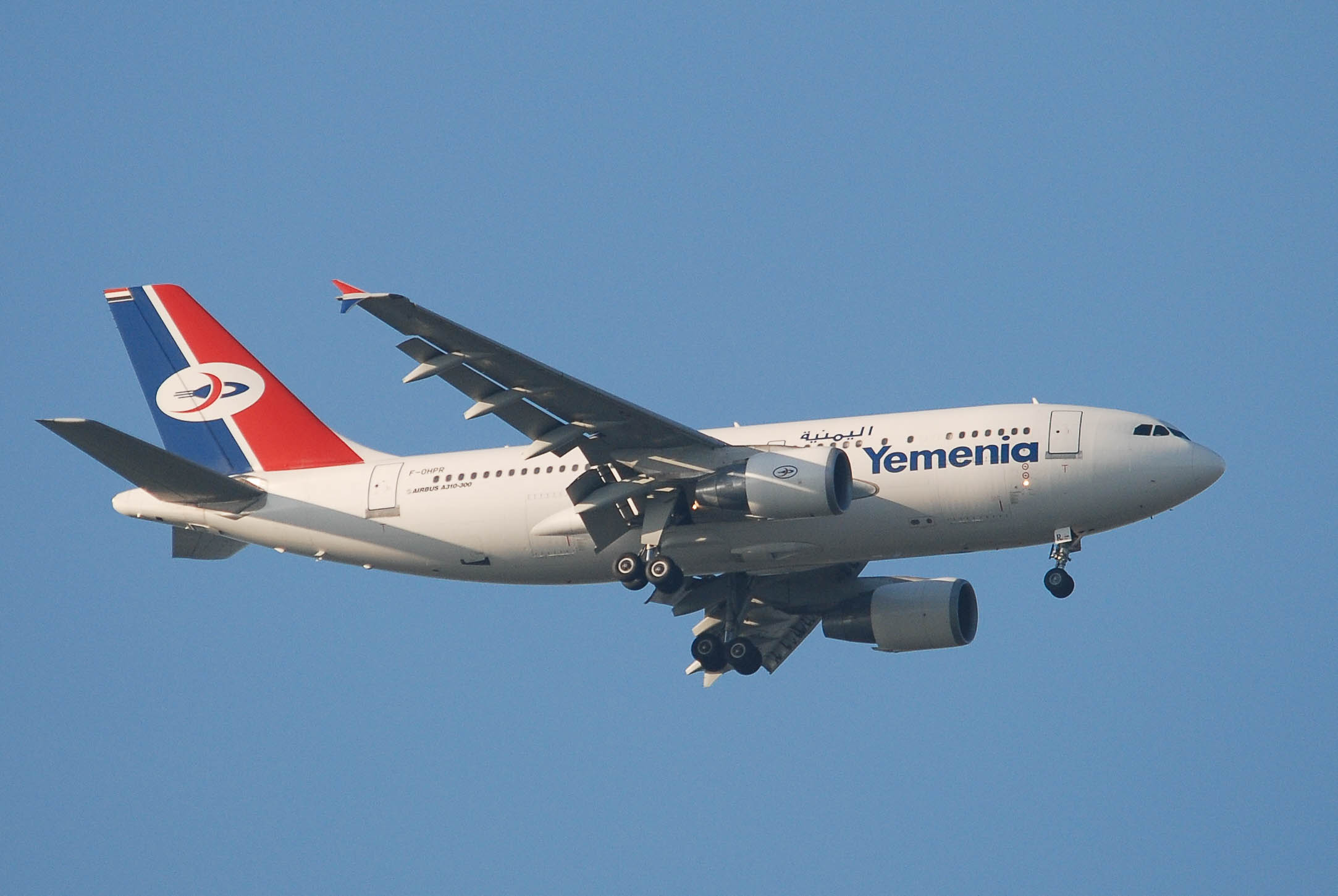 F-OHPR/FOHPR Yemenia Airways Airbus A310-324 Photo by colinw - AVSpotters.com