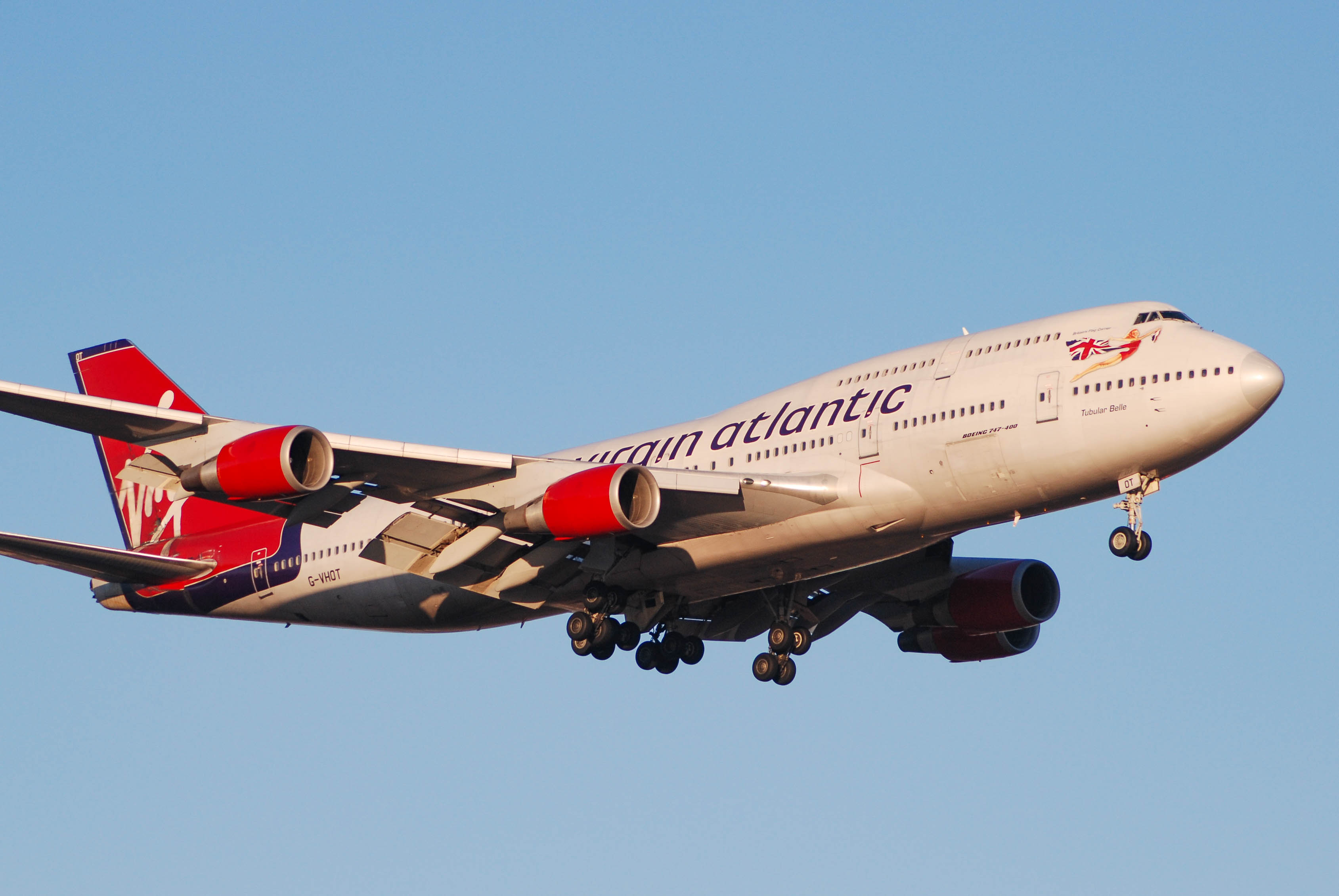 G-VHOT/GVHOT Virgin Atlantic Airways Boeing 747-4Q8 Photo by colinw - AVSpotters.com