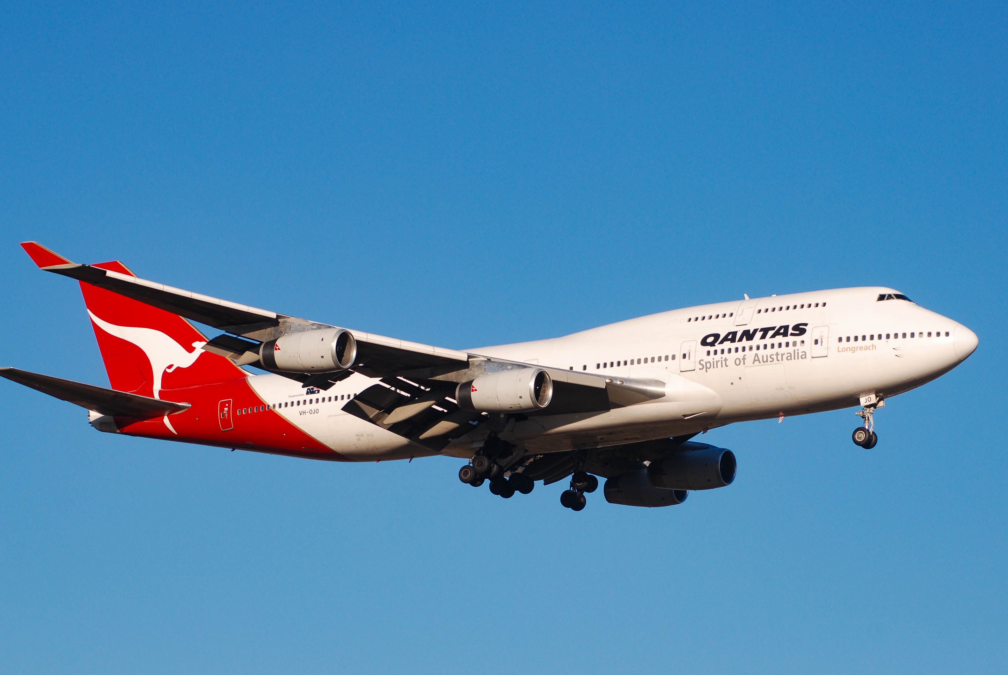 VH-OJO/VHOJO Qantas Boeing 747-438 Photo by colinw - AVSpotters.com