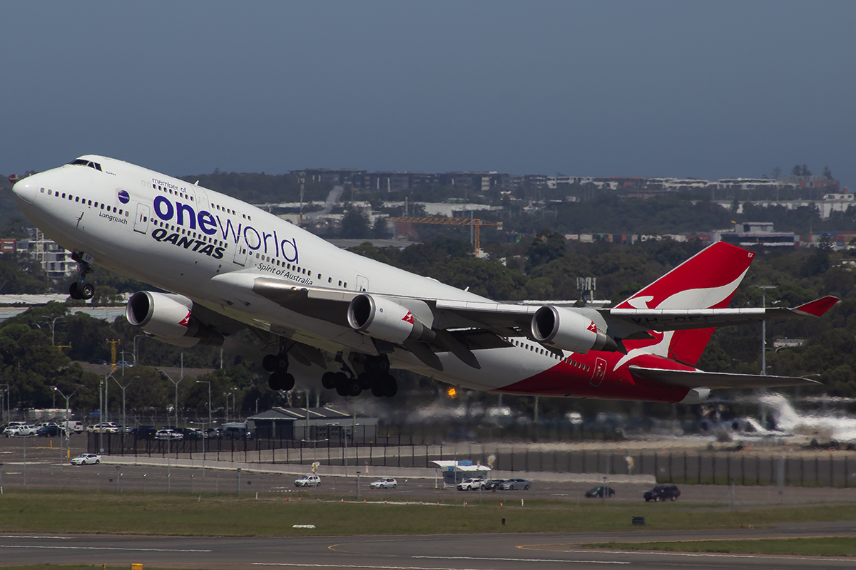 VH-OEF/VHOEF Qantas Boeing 747 Airframe Information - AVSpotters.com