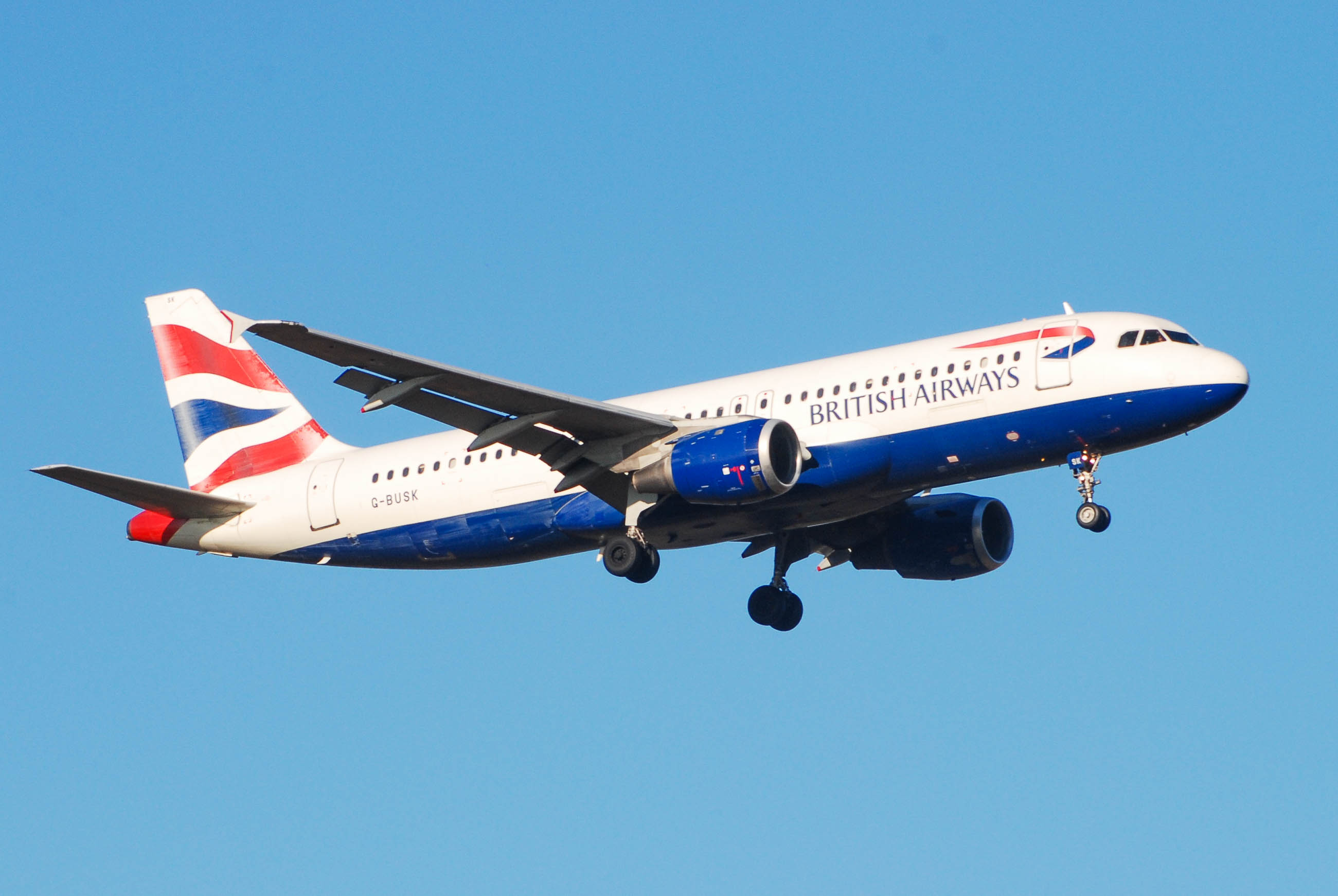 G-BUSK /GBUSK  British Airways Airbus A320-211 Photo by colinw - AVSpotters.com