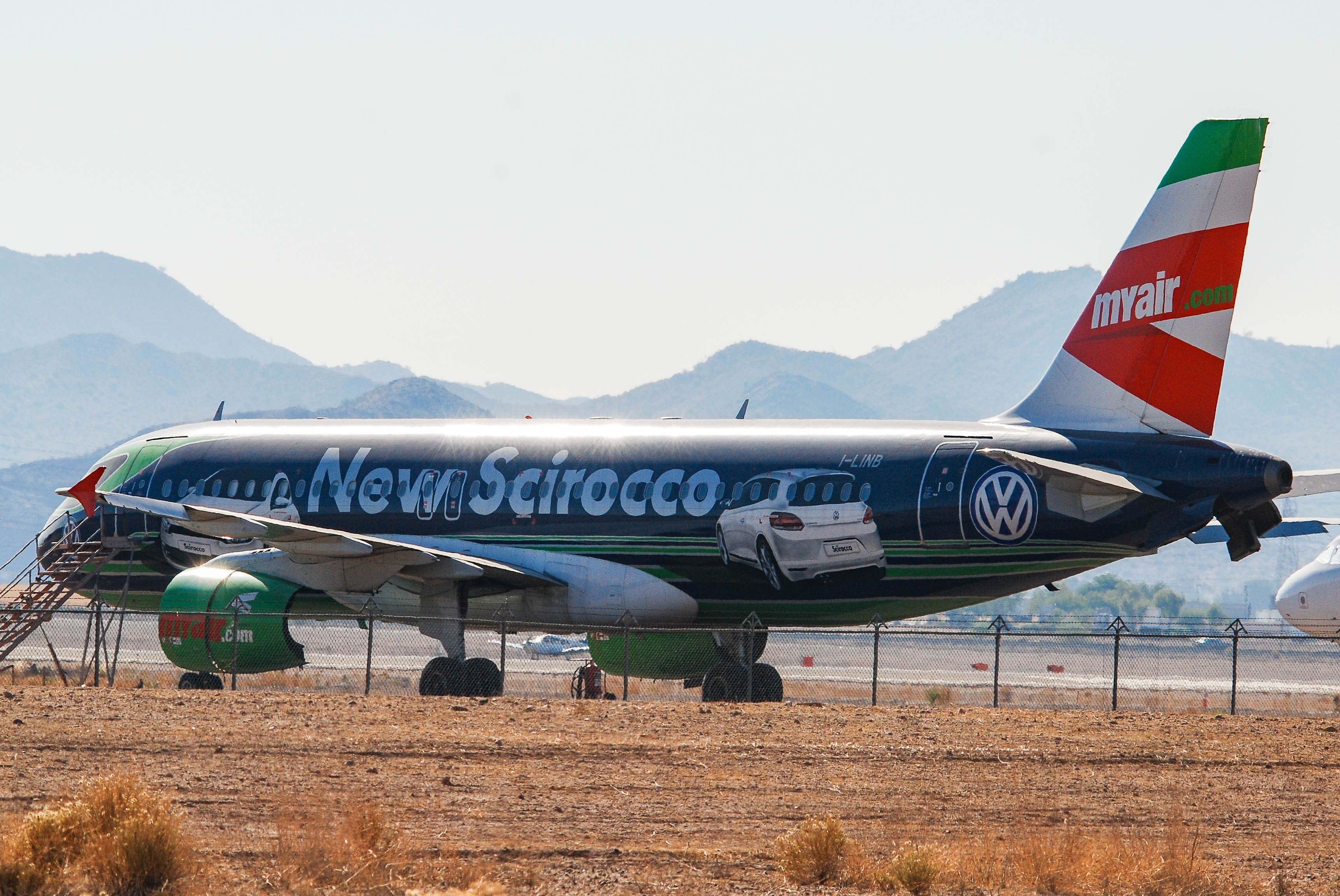 I-LINB/ILINB MyAir Airbus A320-231 Photo by colinw - AVSpotters.com