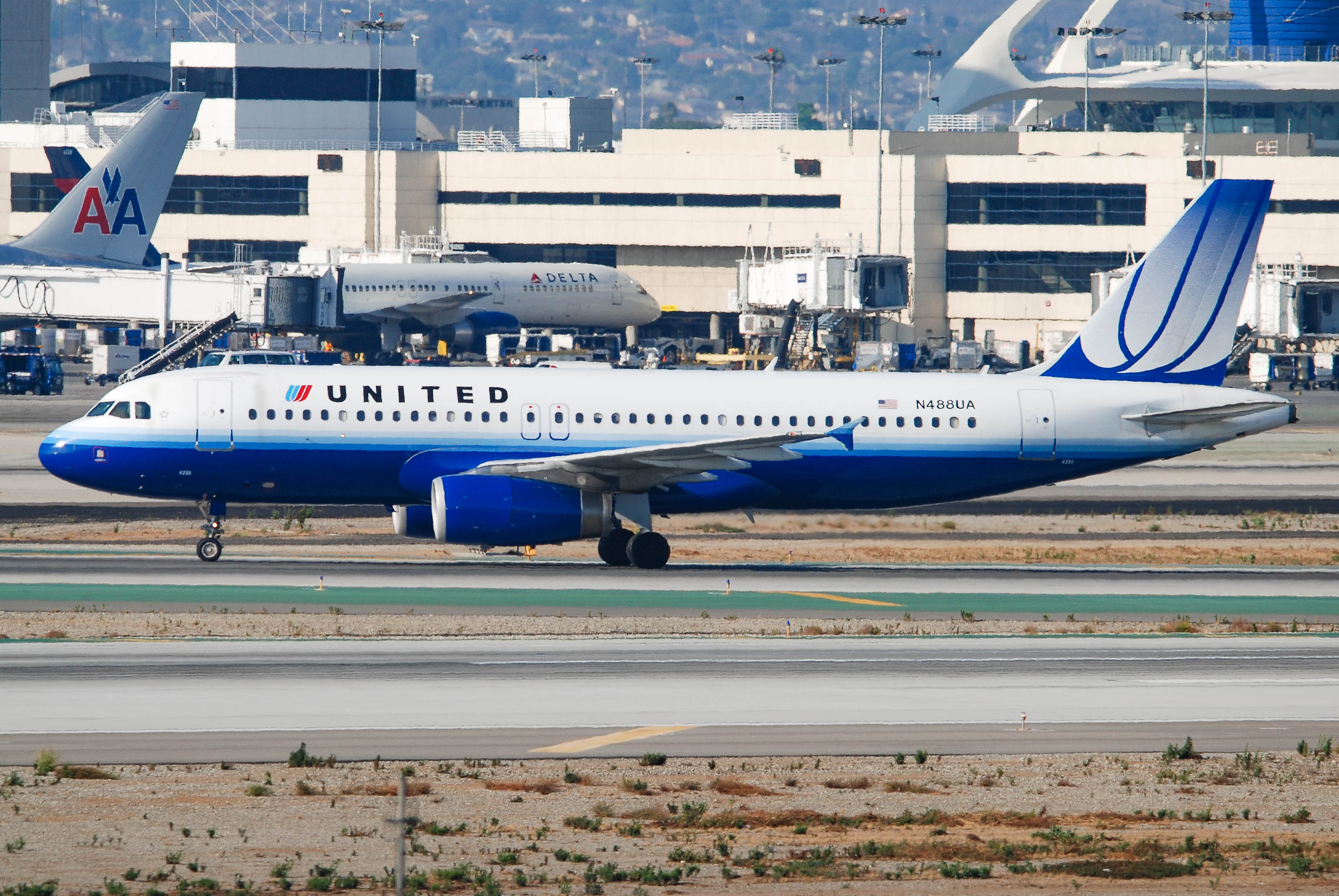 N488UA/N488UA United Airlines Airbus A320 Airframe Information - AVSpotters.com