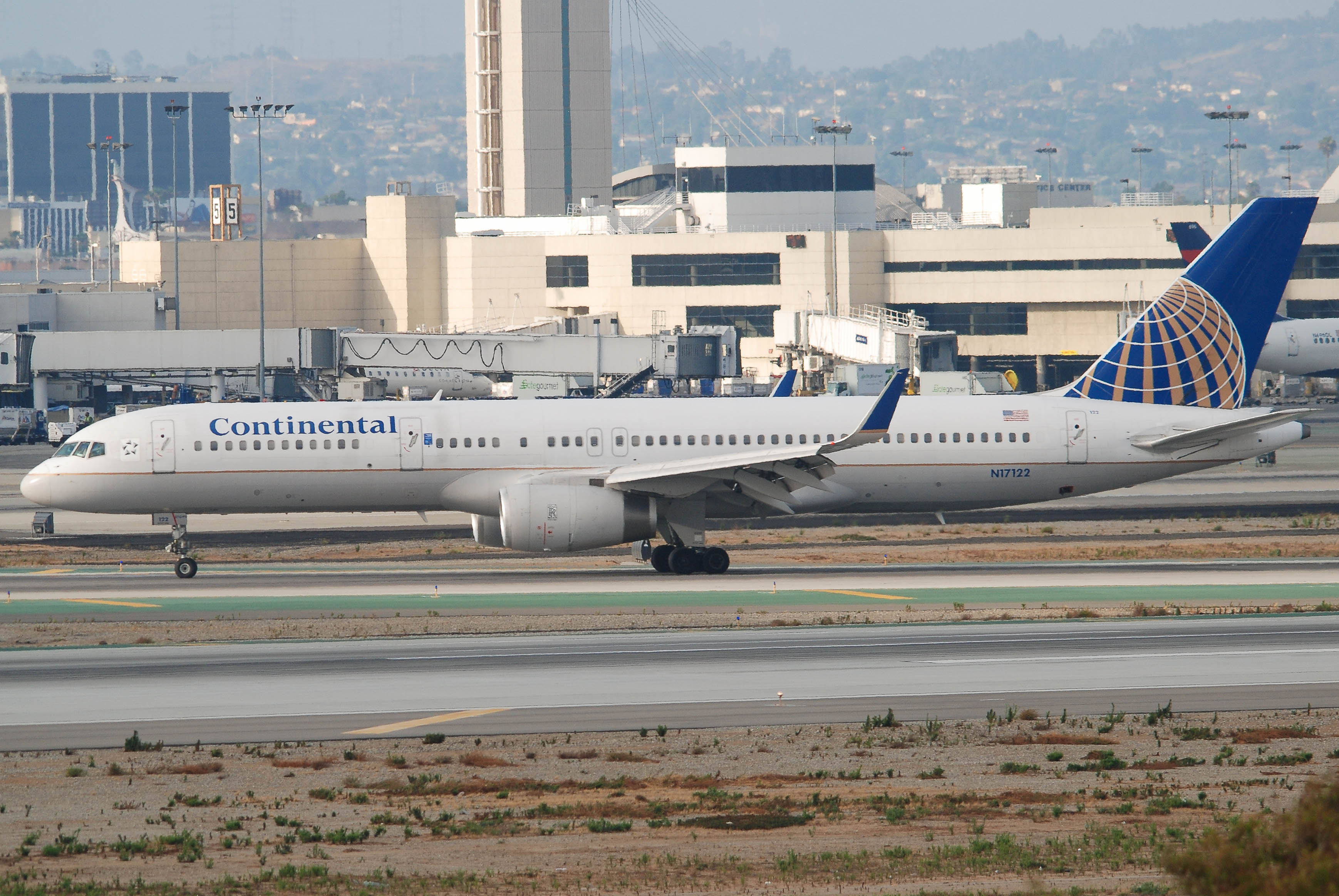 N17122/N17122 Continental Airlines Boeing 757-224(WL) Photo by colinw - AVSpotters.com