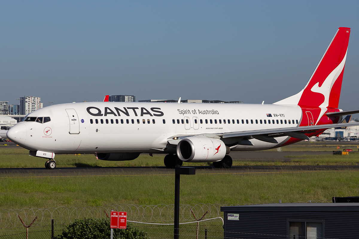 VH-VYI/VHVYI Qantas Boeing 737 NG Airframe Information - AVSpotters.com