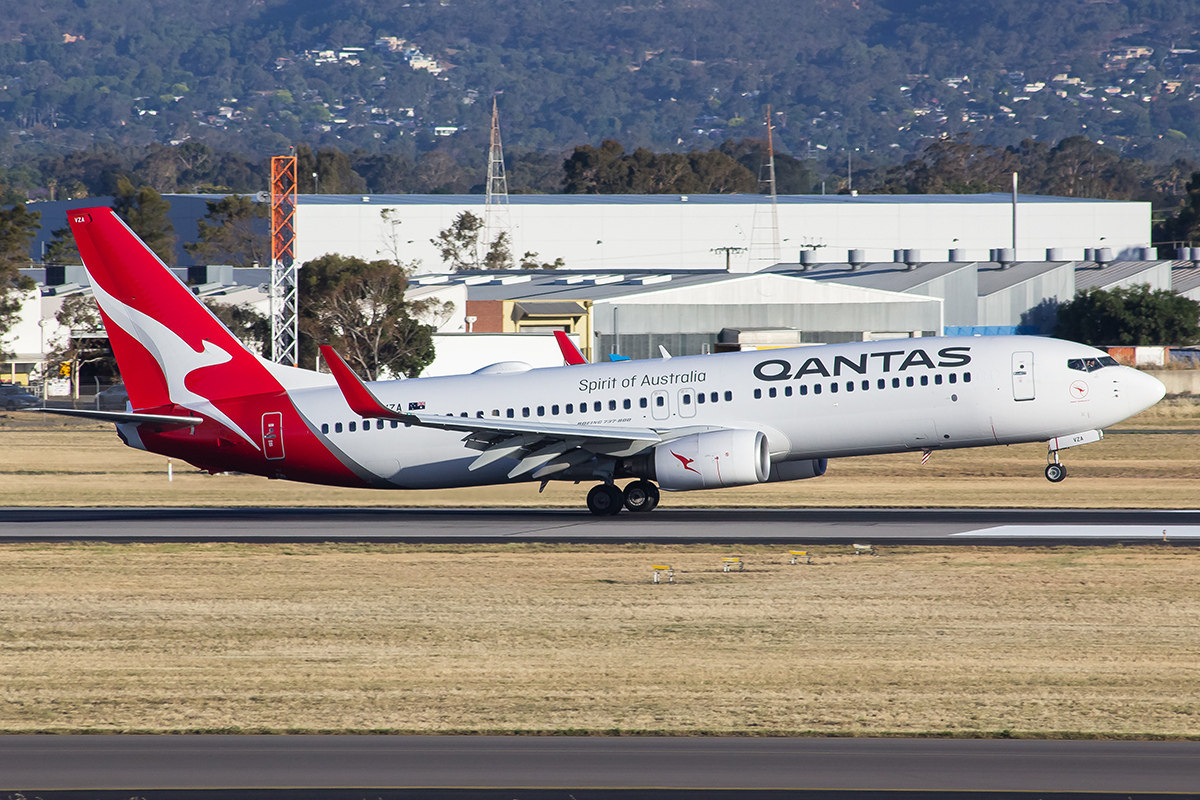 VH-VZA/VHVZA Qantas Boeing 737 NG Airframe Information - AVSpotters.com
