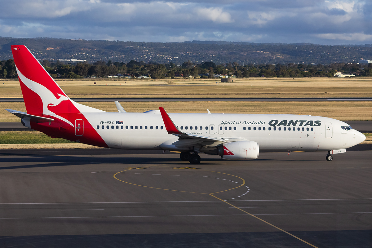 VH-VZX/VHVZX Qantas Boeing 737-838(WL) Photo by JLRAviation - AVSpotters.com